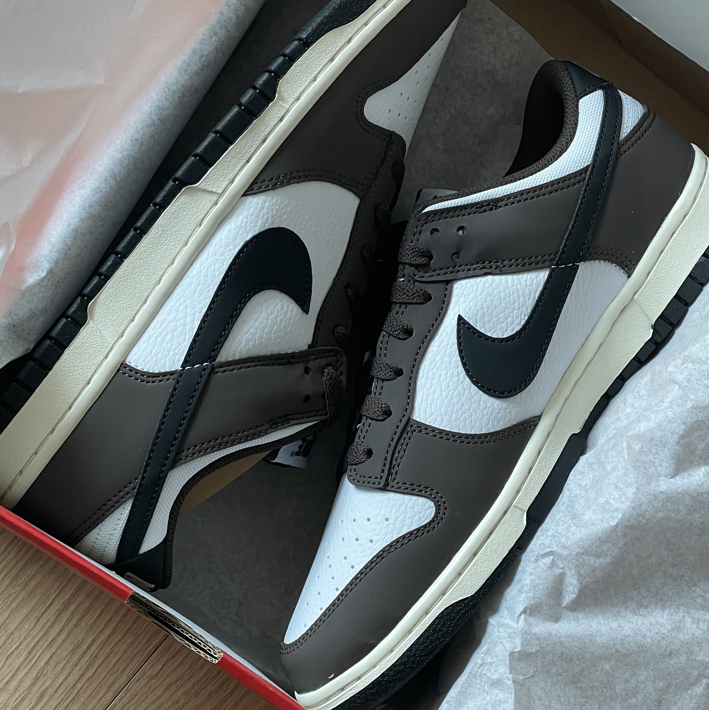 Nike Dunk Low Retro Next Nature Baroque Brown White 착용 스타일 - 3