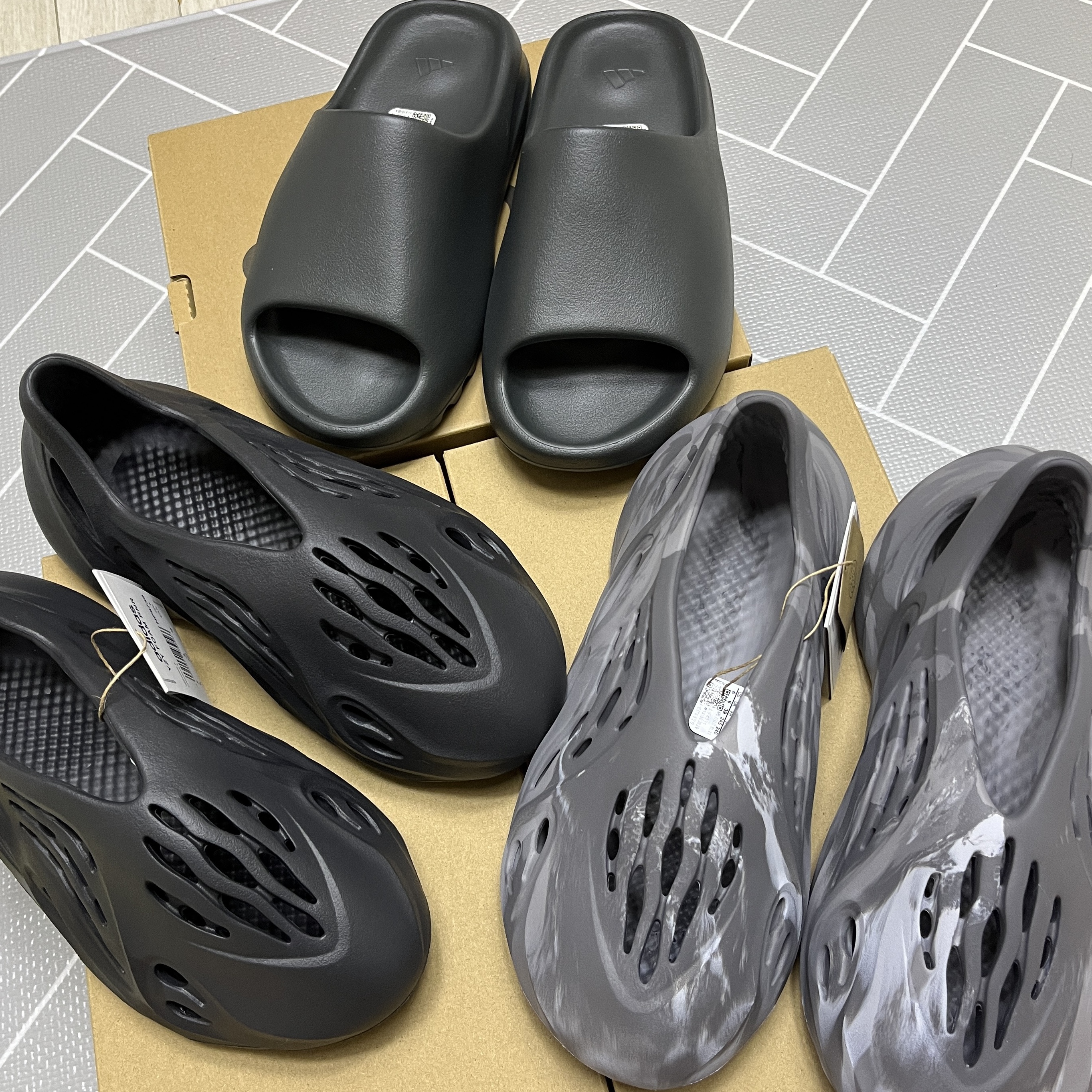 Adidas Yeezy Foam RNNR Onyx, Adidas Yeezy Foam RNNR MX Granite ์ฐฉ์ฉ ์คํ์ผ