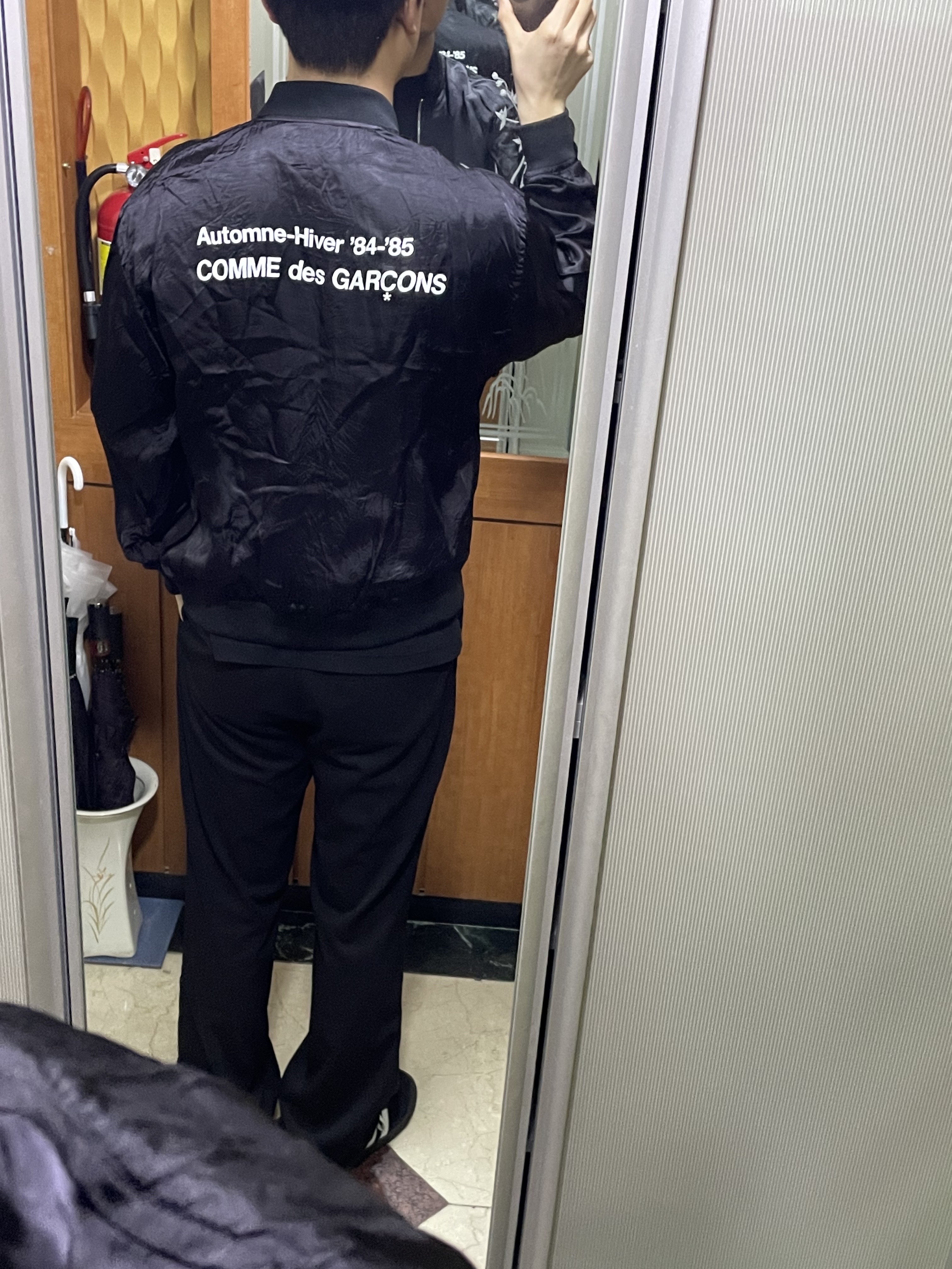 CDG '84-85 Staff Blouson Black 착용 스타일 - 2
