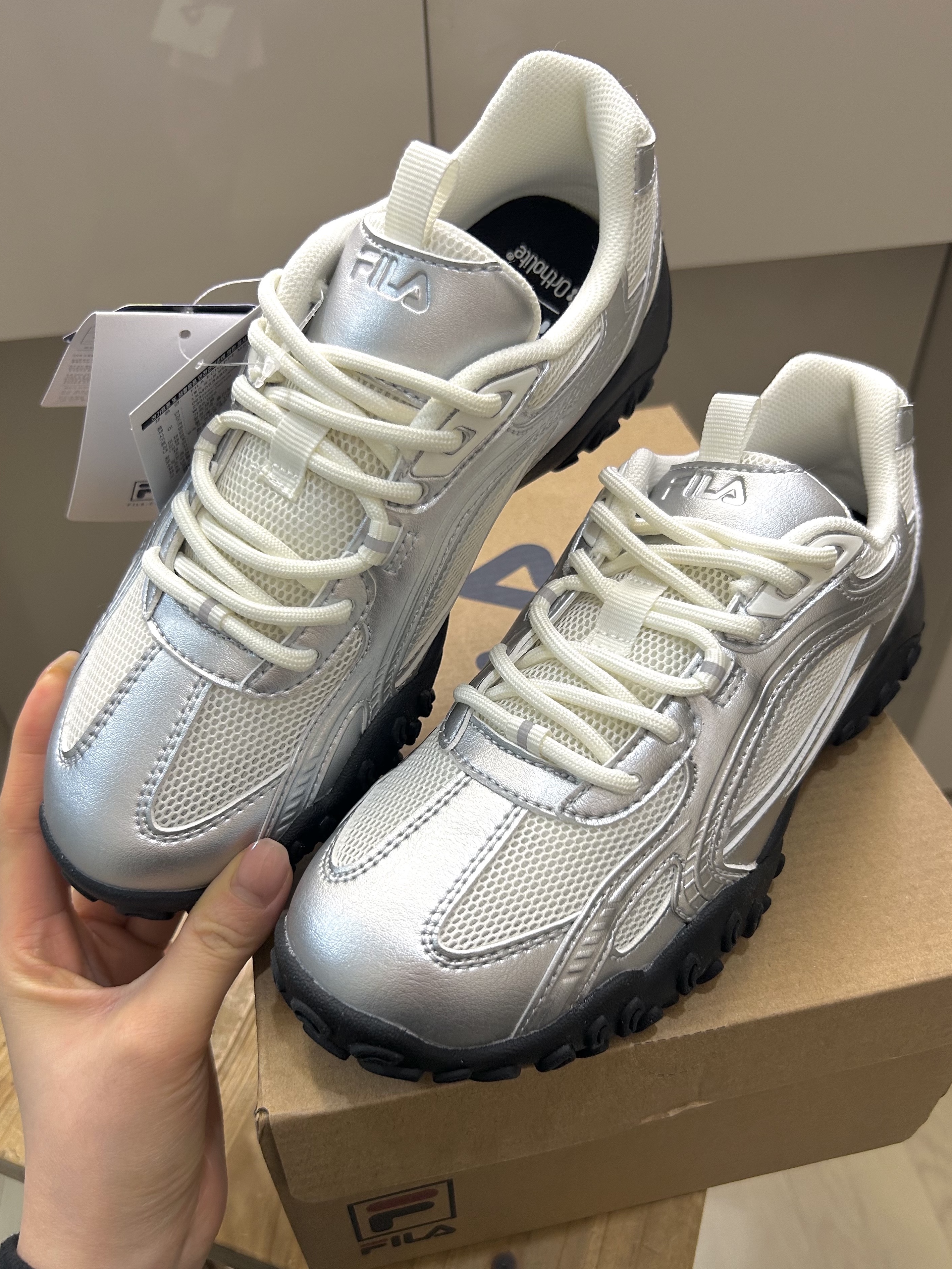 Fila Echappe MS Silver Moon 착용 스타일 - 1