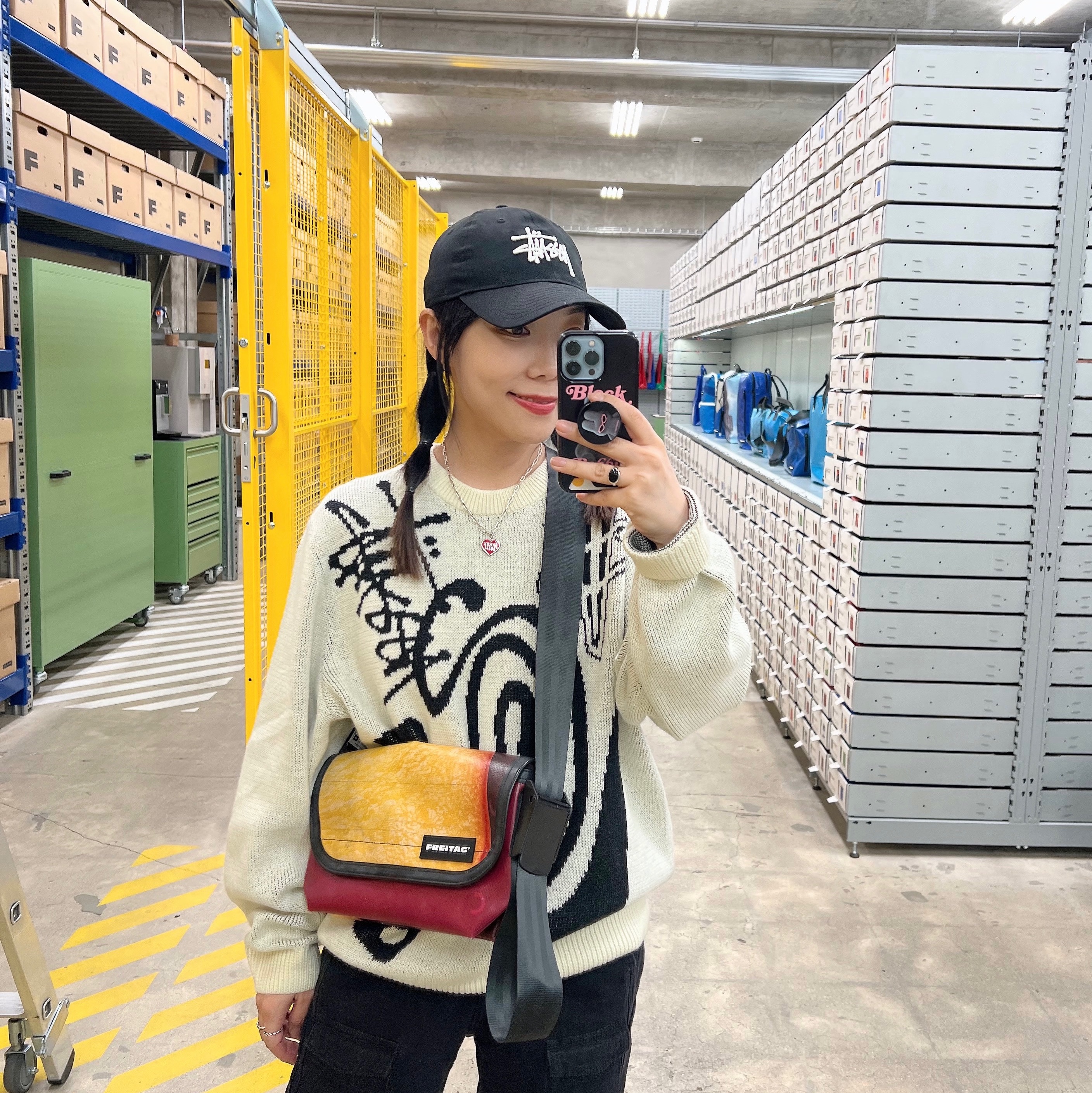 Stussy Basic New Era 9Twenty Basic Strapback Black, Nike x Stussy NRG LS Knit Sweater Fossil (DR2893-238) 착용 스타일 - 2
