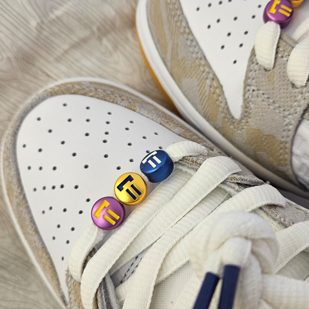 Nike x Rayssa Leal SB Dunk Low PRM Pure Platinum Vivid Purple 착용 스타일 - 2