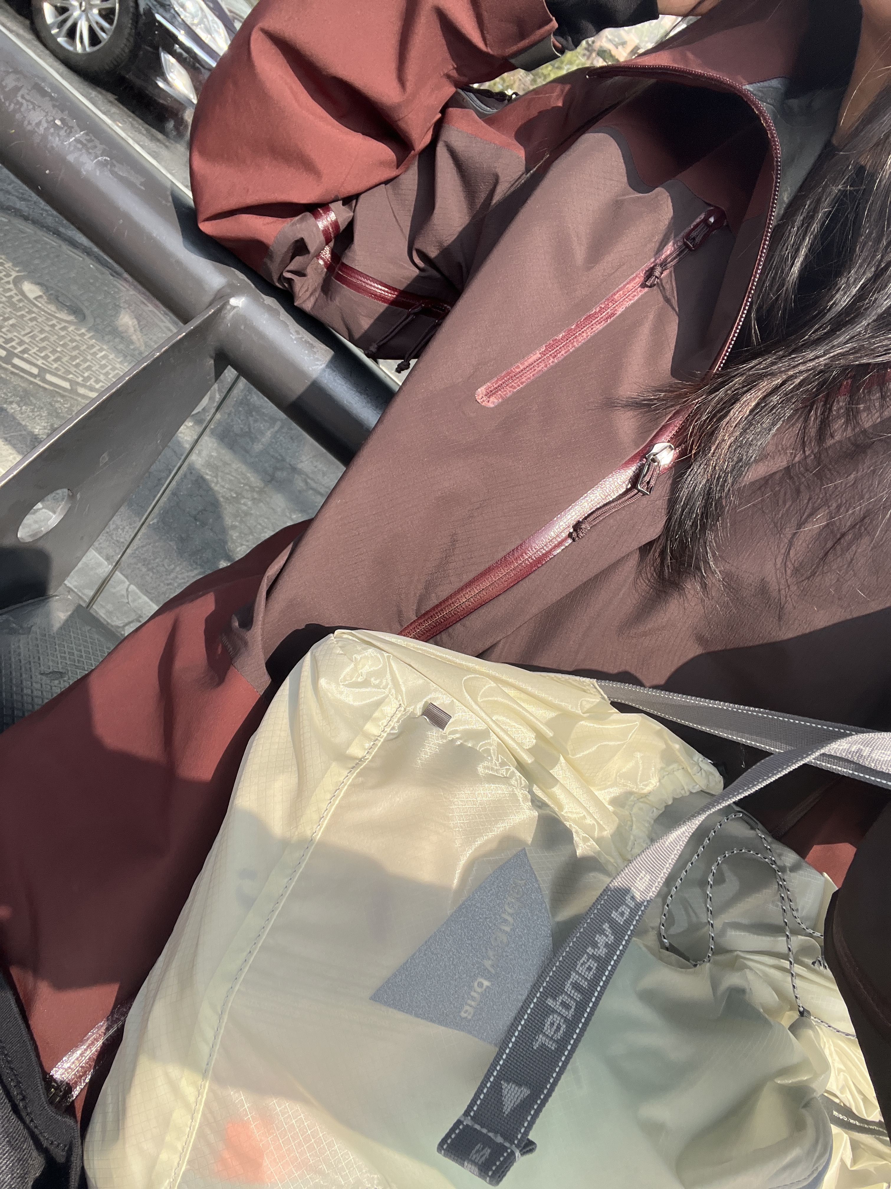 And Wander Sil Daypack Off White 착용 스타일 - 2