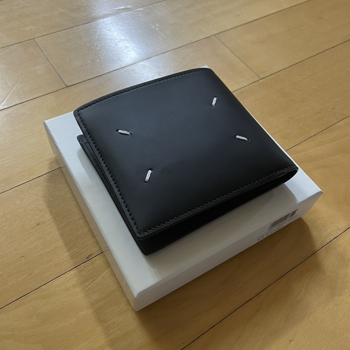 Maison Margiela Bi-Fold Wallet Black 착용 스타일