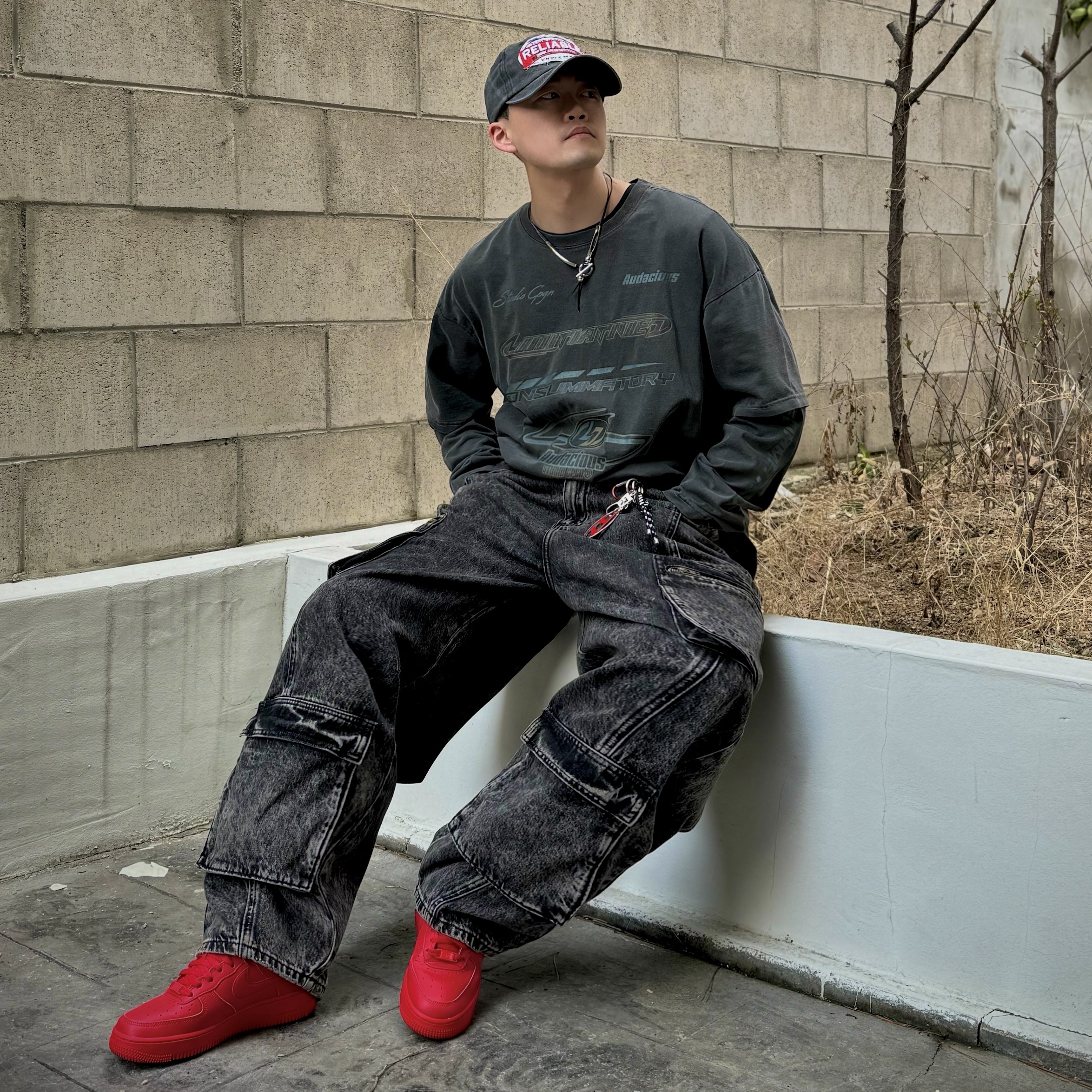 Diesel Holy B Logo Keyring Red, Nike Air Force 1 '07 LV8 Low 1 Triple Red 착용 스타일 - 3