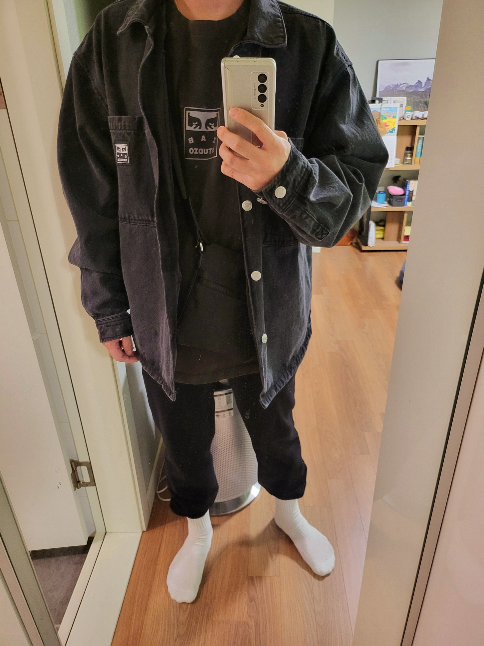 IAB Studio x Obey Icon Heavyweight Box T-Shirt Digital Black, IAB Studio x Obey Painters Shirt Jacket Dusty Black 착용 스타일 - 2