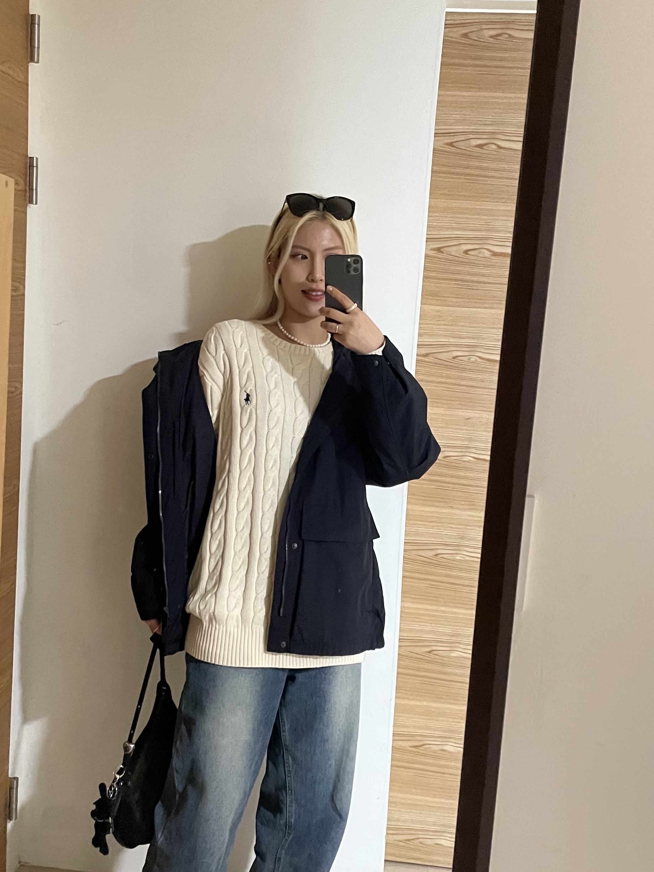 Nike V2K Run Summit White Metallic Silver, [30%적립] Polo Ralph Lauren Cable Knit Wool Cashmerer Sweater Andover Cream 착용 스타일 - 4