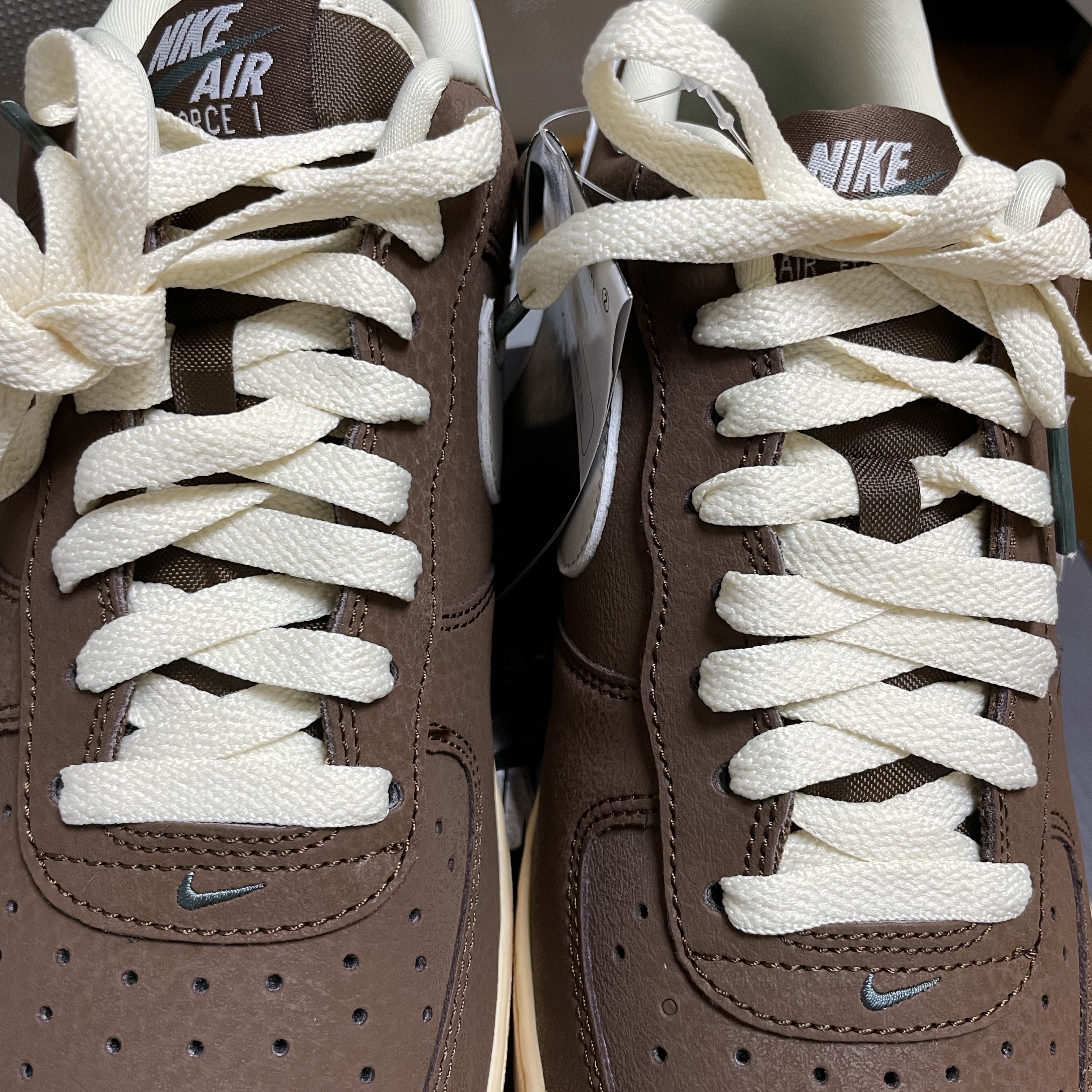 Nike Air Force 1 '07 Cacao Wow Coconut Milk 착용 스타일 - 1