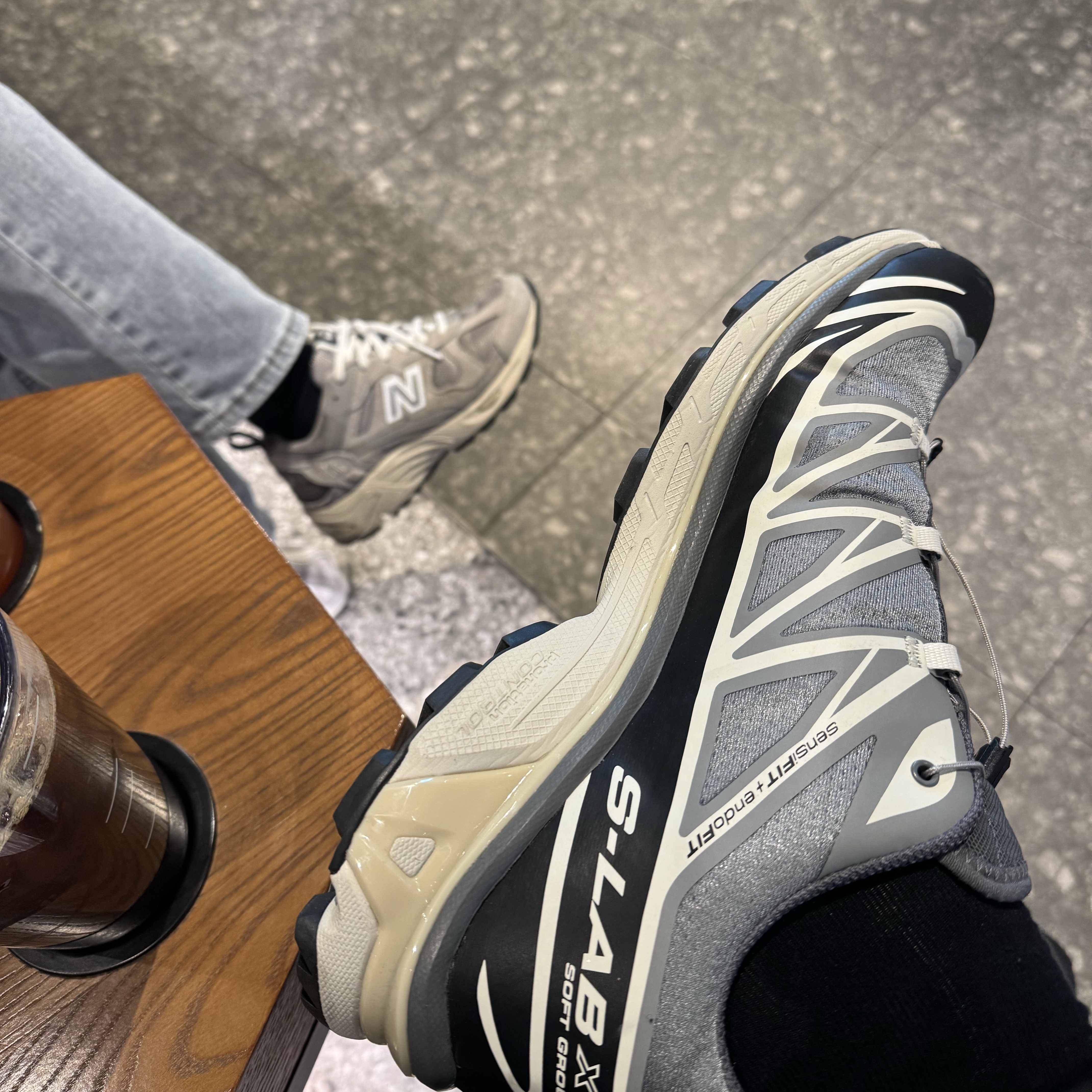Salomon XT-6 Recut Phantom Vanilla Ice 착용 스타일