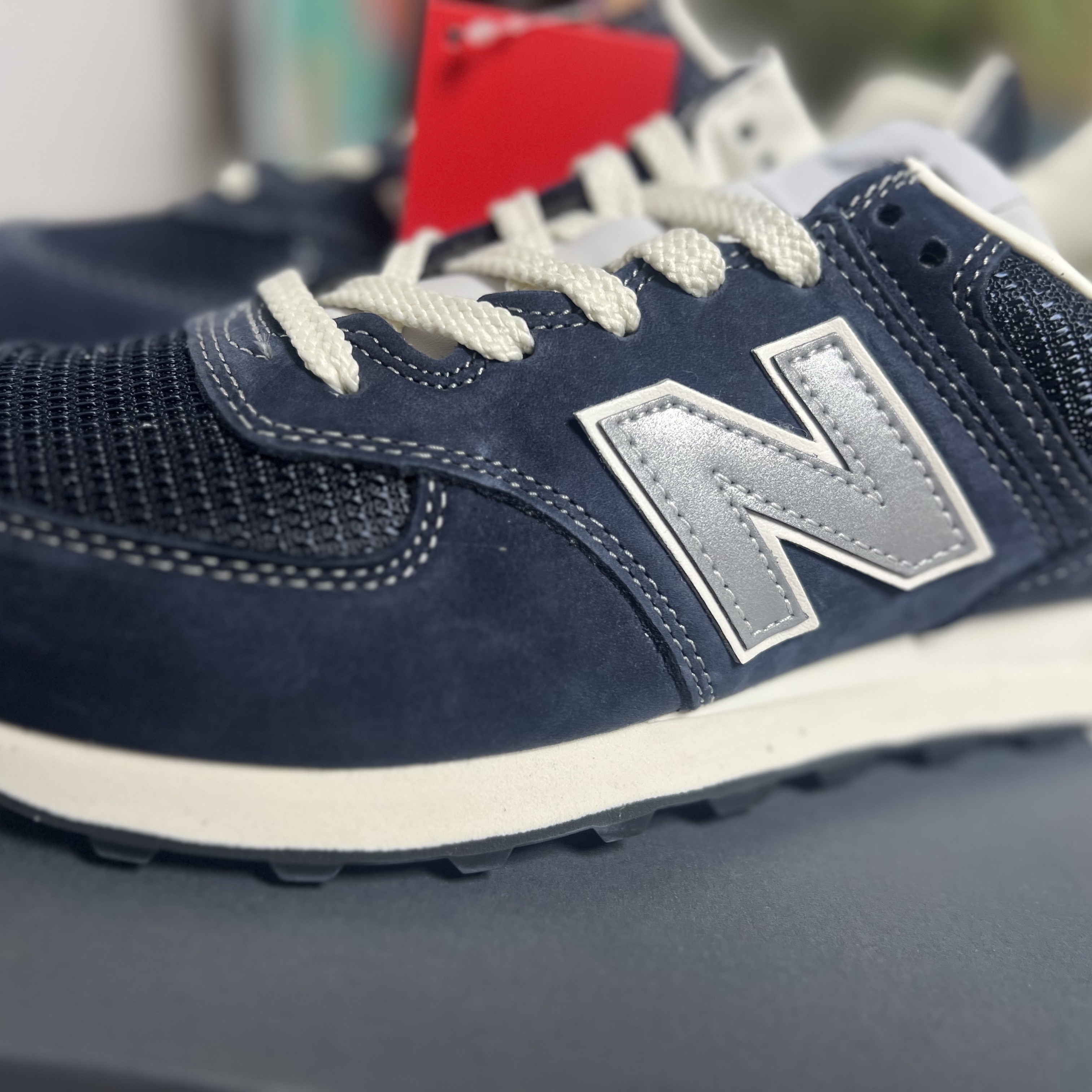 New Balance x Pottery 574 Premium Hard Navy 착용 스타일 - 2