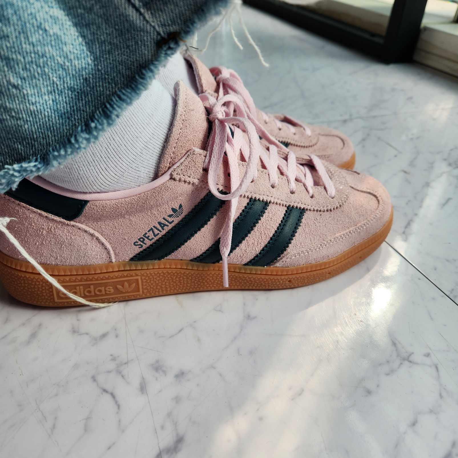 (W) Adidas Spezial Handball Clear Pink 착용 스타일 - 1