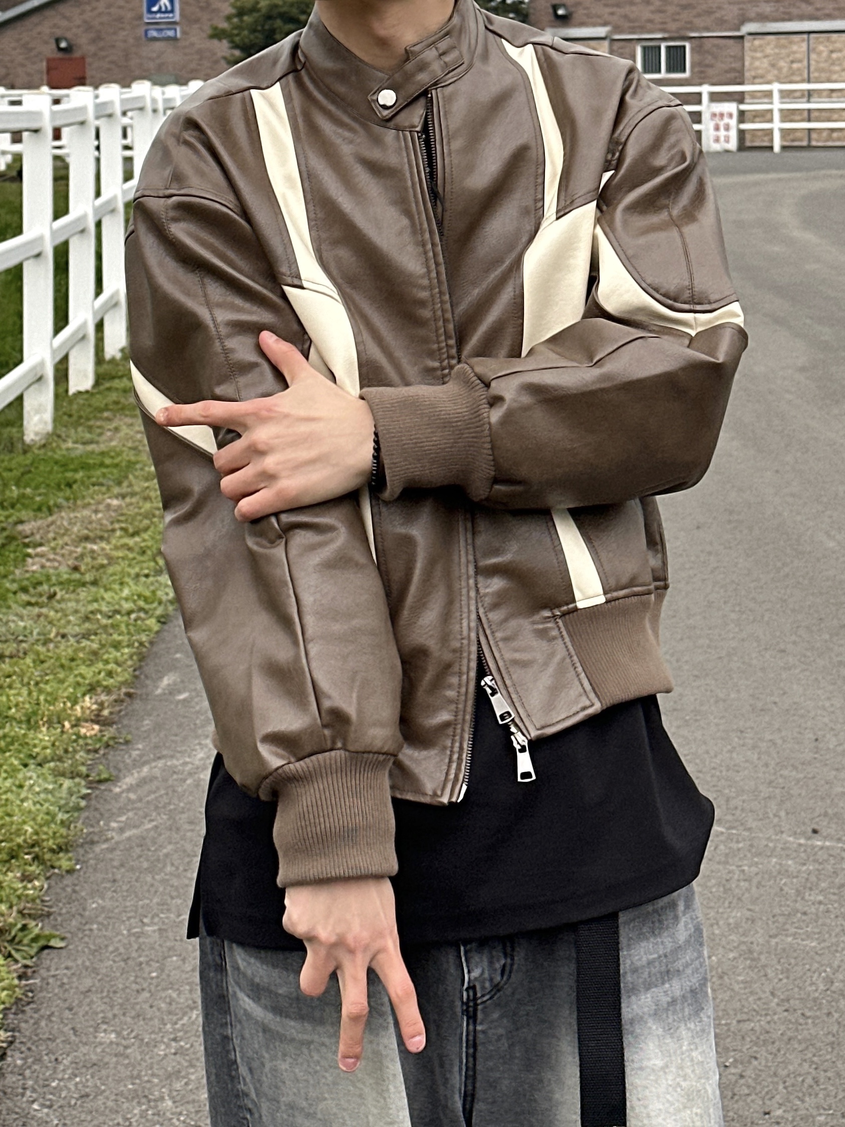 Balenciaga 3XL Sneakers Light Beige 착용 스타일 - 3