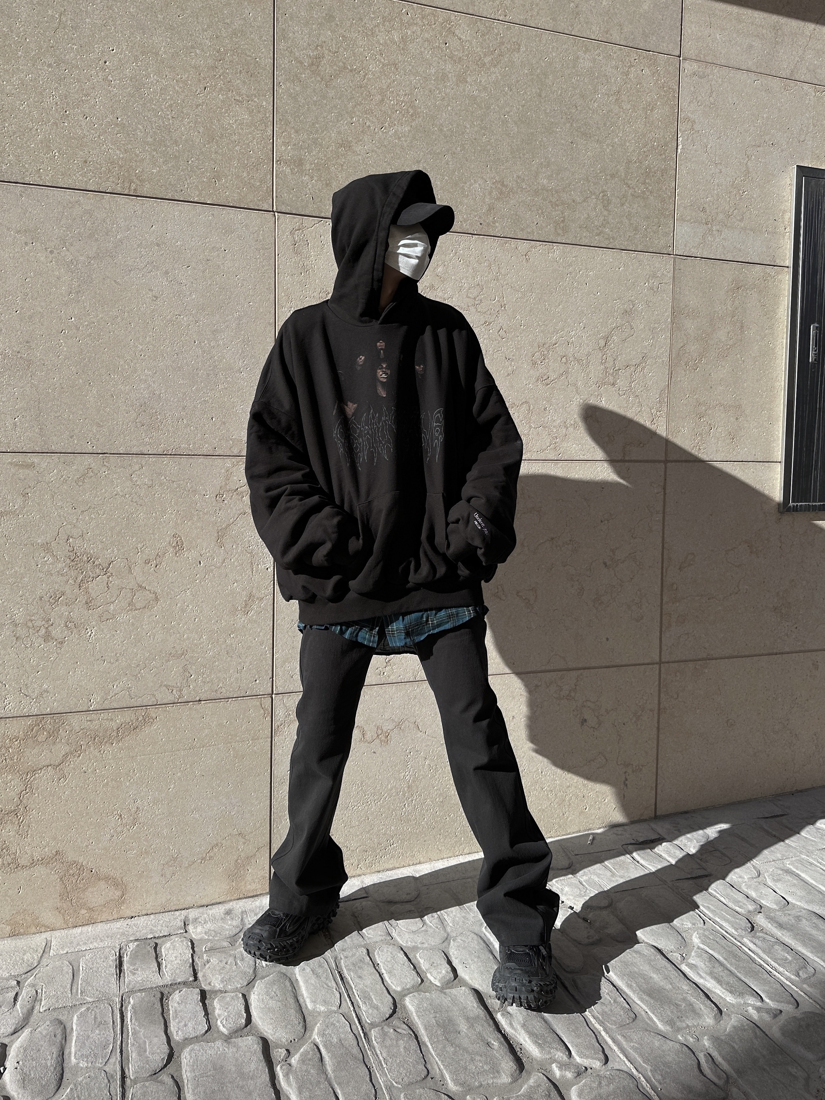 Undermycar Gashutein 6 Six People Graphic 2 Layered Hoodie Bristol Black - 24SS, Nonnod Flared Pants Black 착용 스타일 - 2