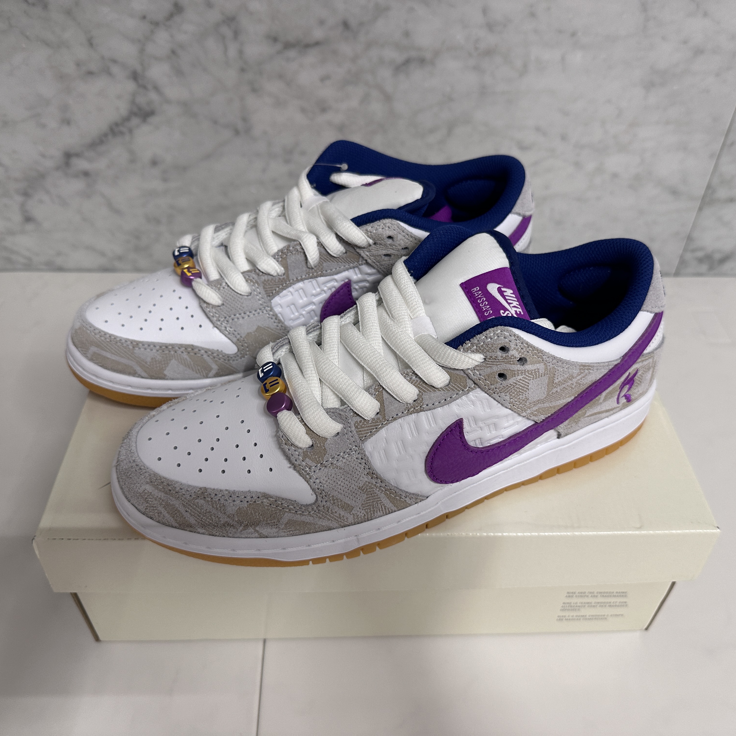 Nike x Rayssa Leal SB Dunk Low PRM Pure Platinum Vivid Purple 착용 스타일 - 2