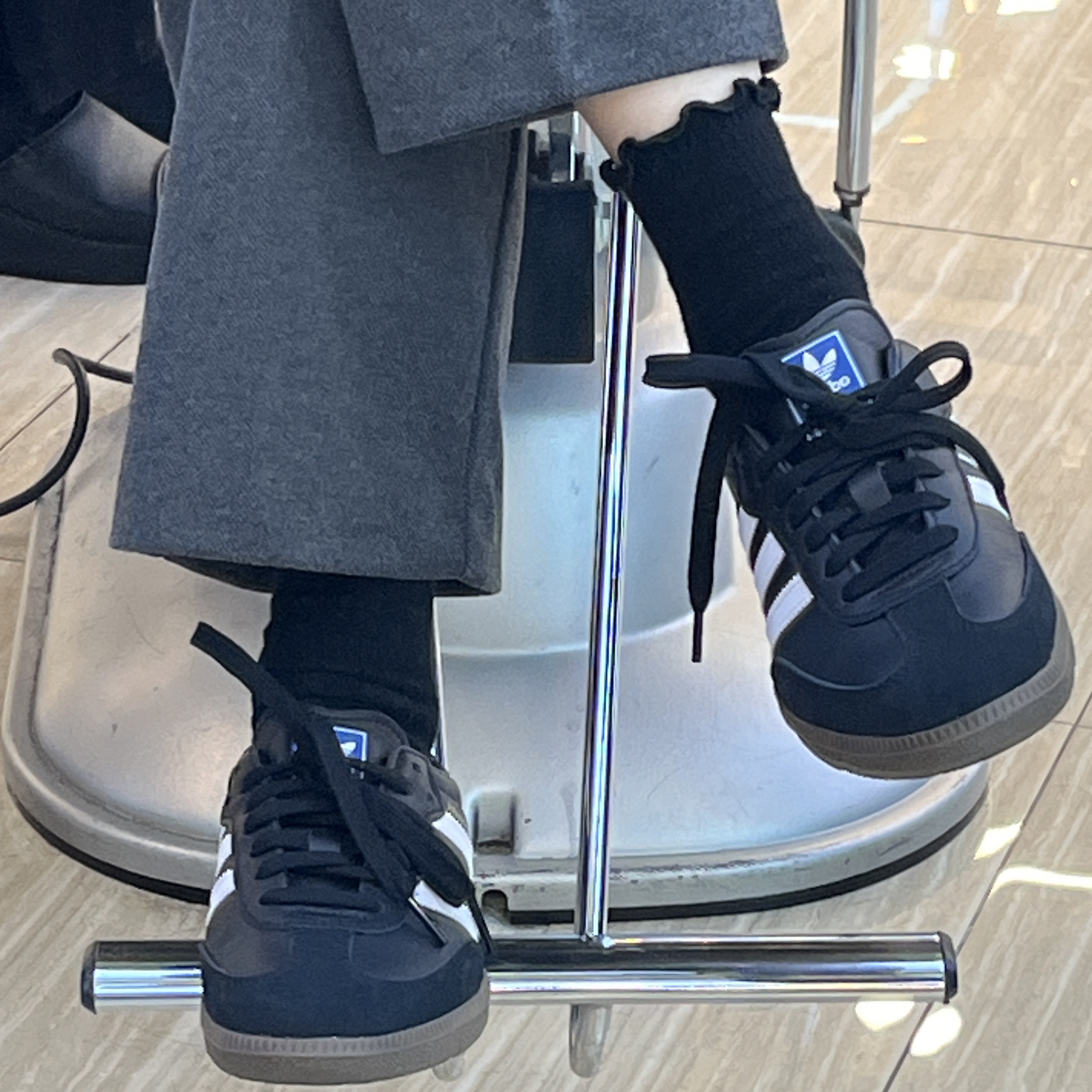 Adidas Samba OG Black White Gum 착용 스타일