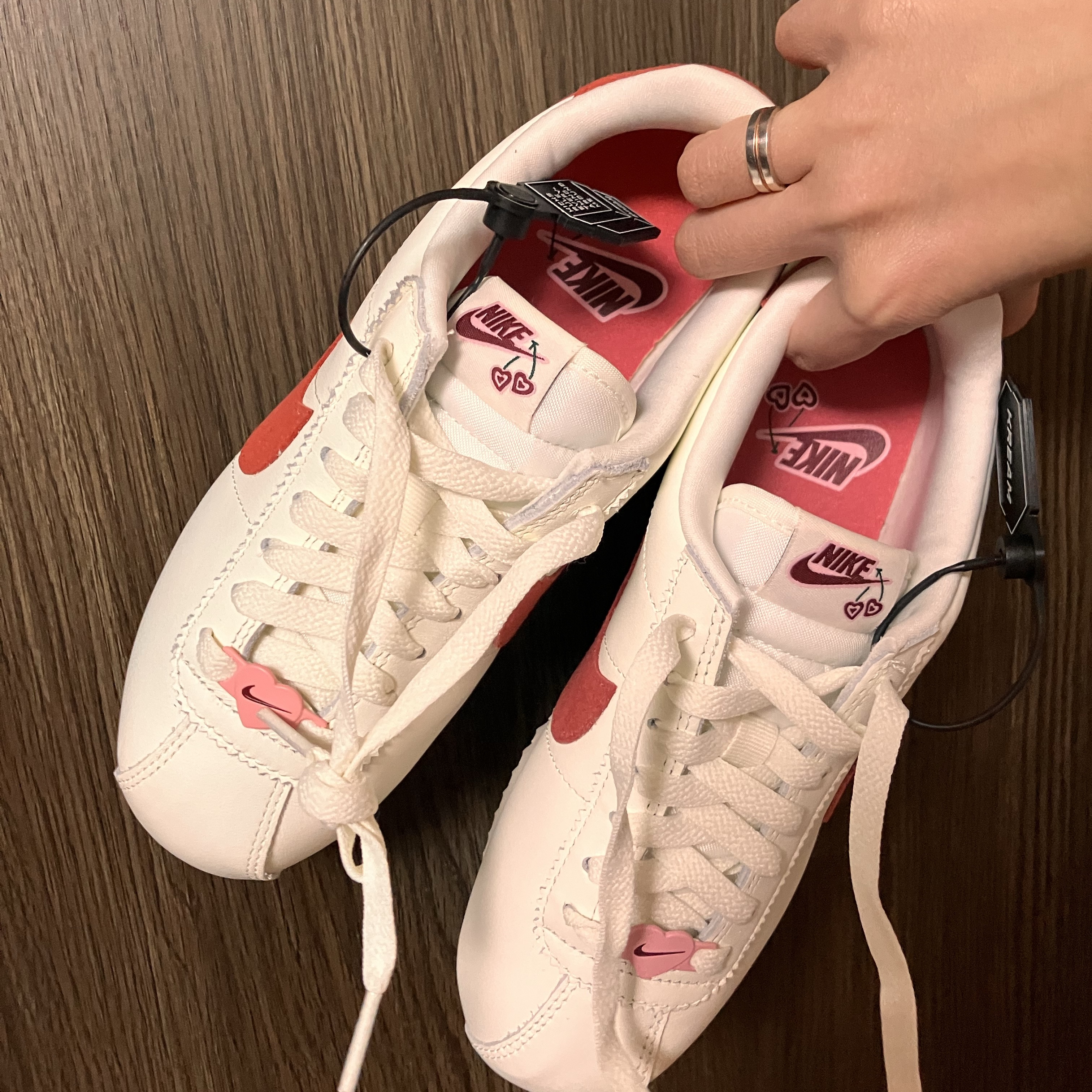 (W) Nike Cortez SE Valentine Day Sail Adobe 착용 스타일 - 1