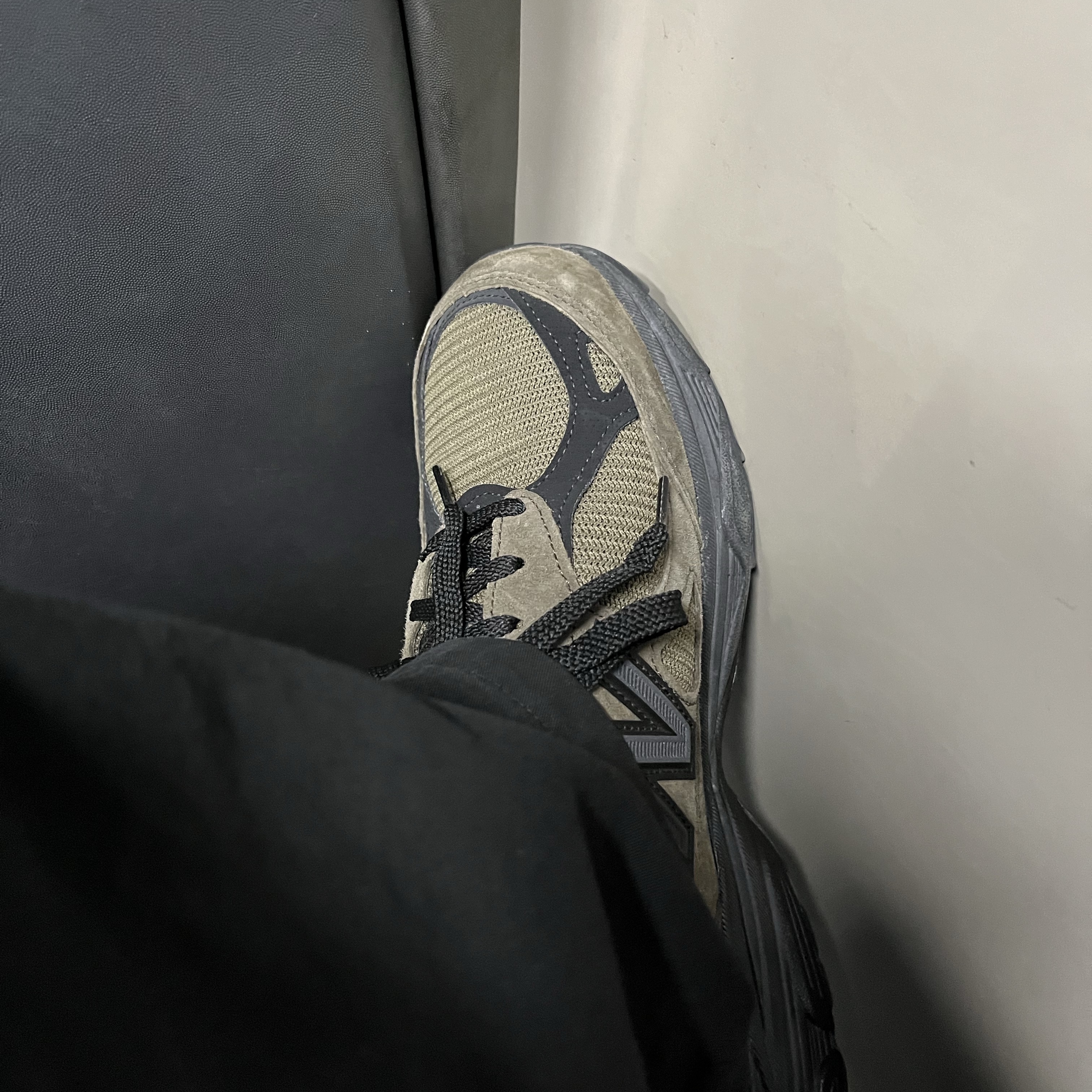 New Balance x JJJJound 990v3 Brown Black 착용 스타일