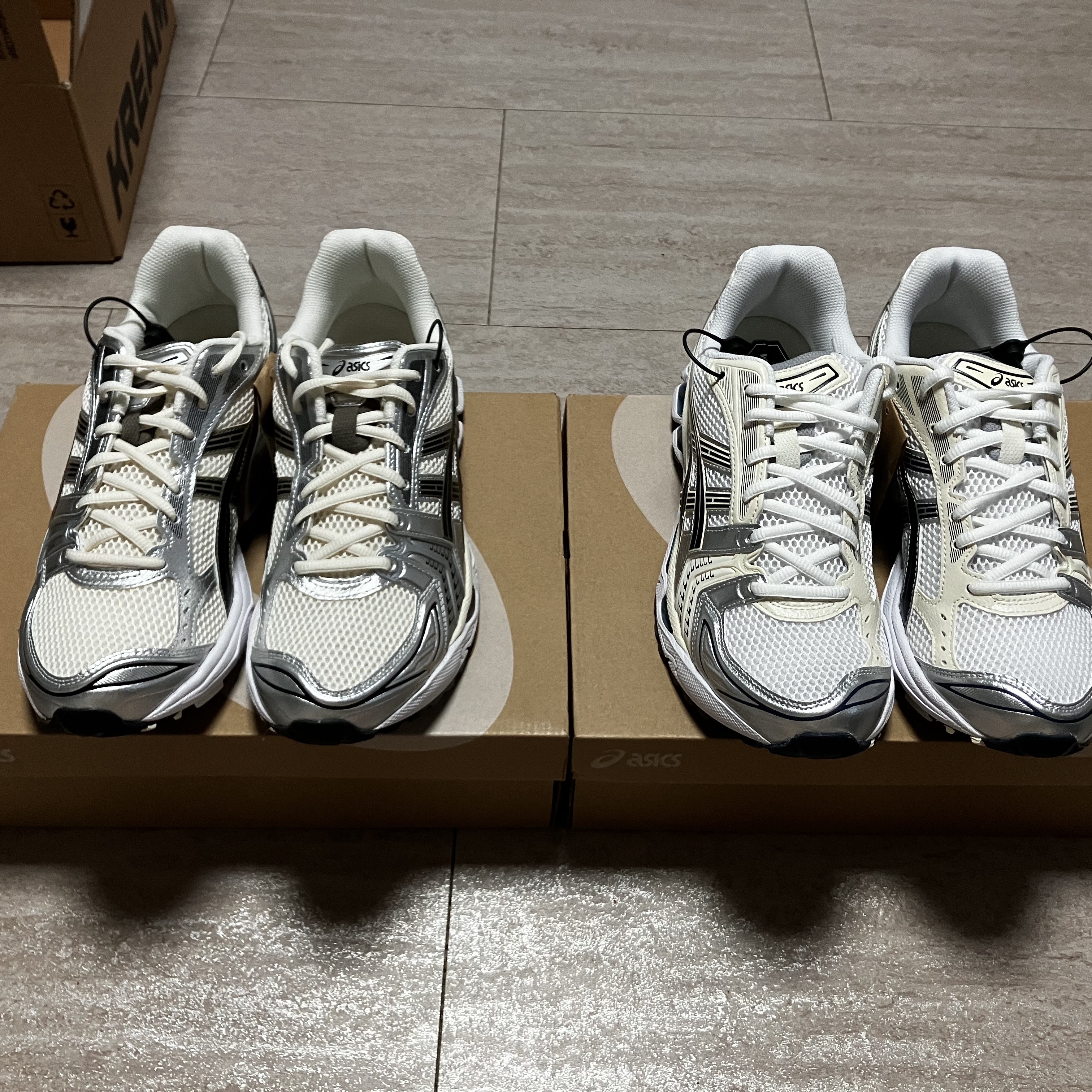 Asics Gel-Kayano 14 Cream Black, (W) Asics Gel-Kayano 14 White Midnight 착용 스타일 - 1