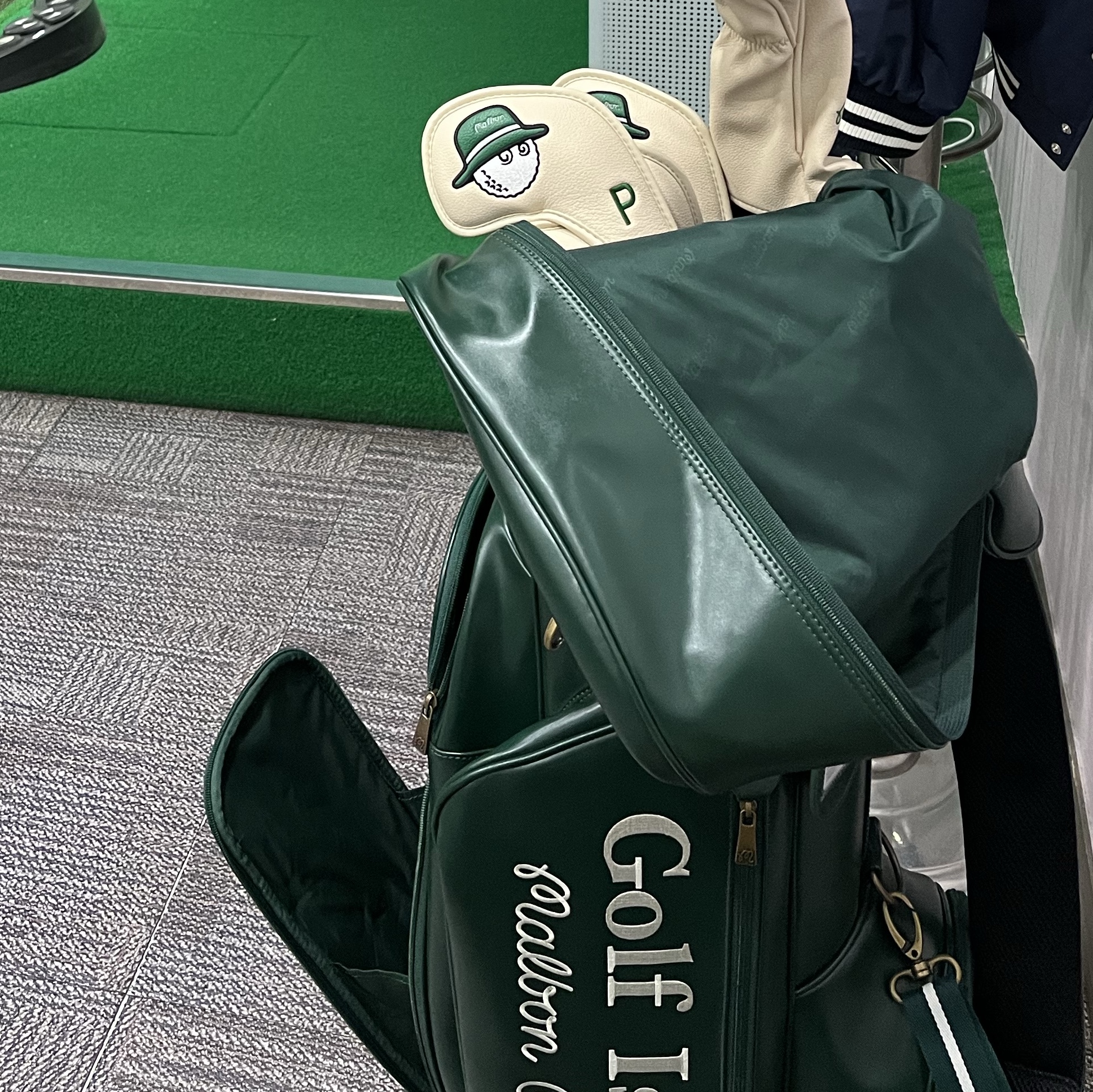 Malbon Golf Vintage Mood Caddie Bag Green 착용 스타일