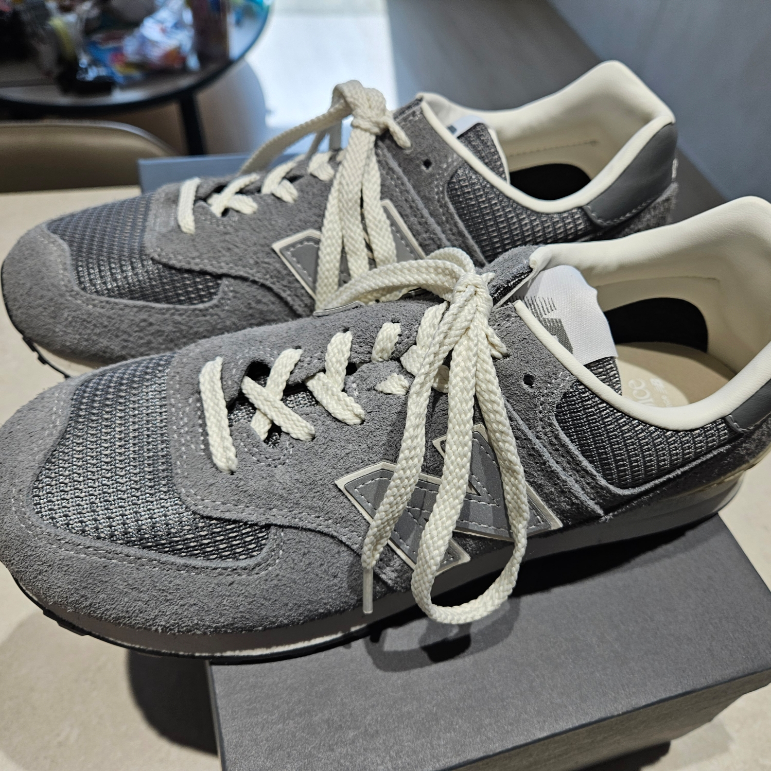 New Balance x Pottery 574 Premium Soft Grey 착용 스타일