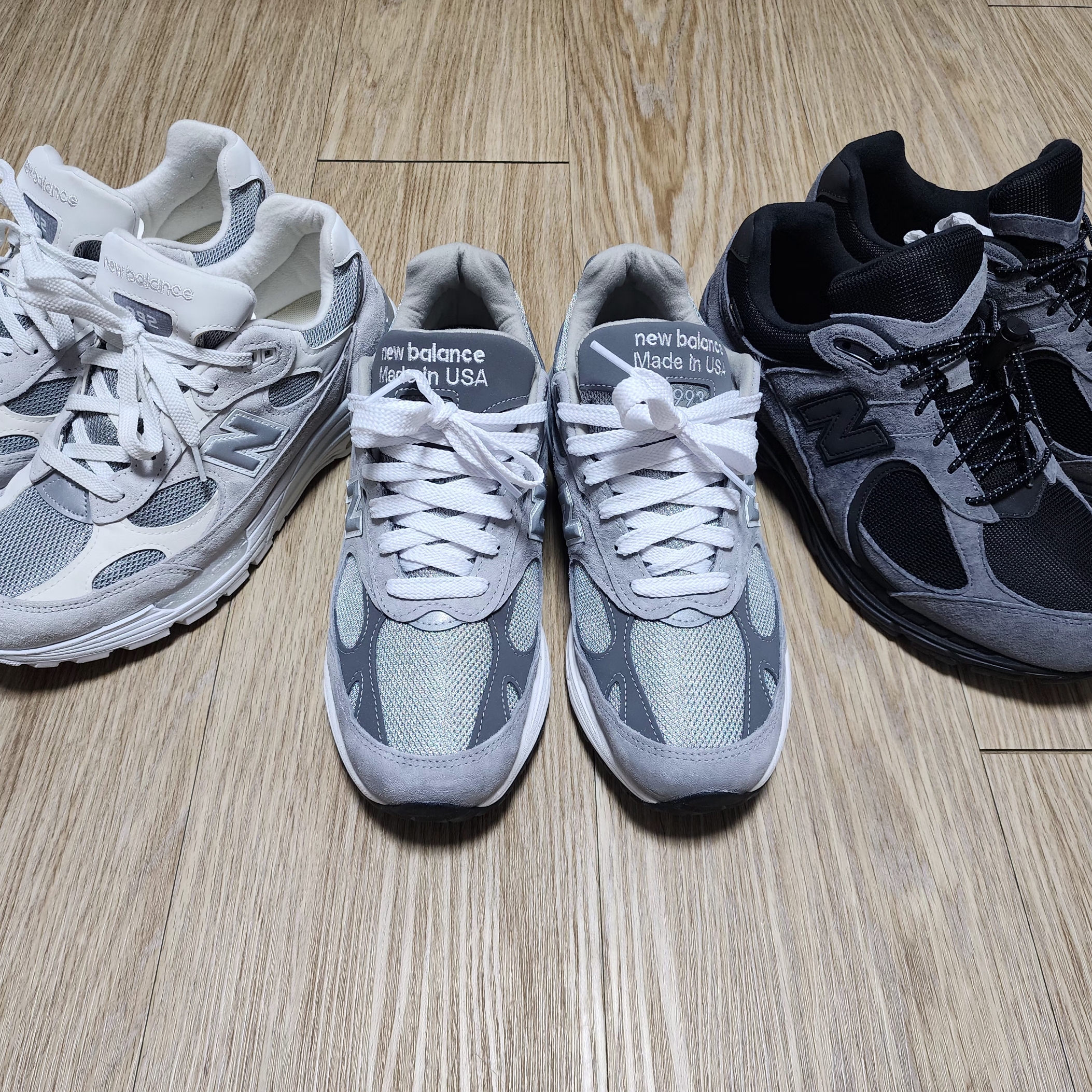 New Balance 993 Made in USA Grey - D Standard, New Balance 992 Made in USA White Silver 착용 스타일 - 1