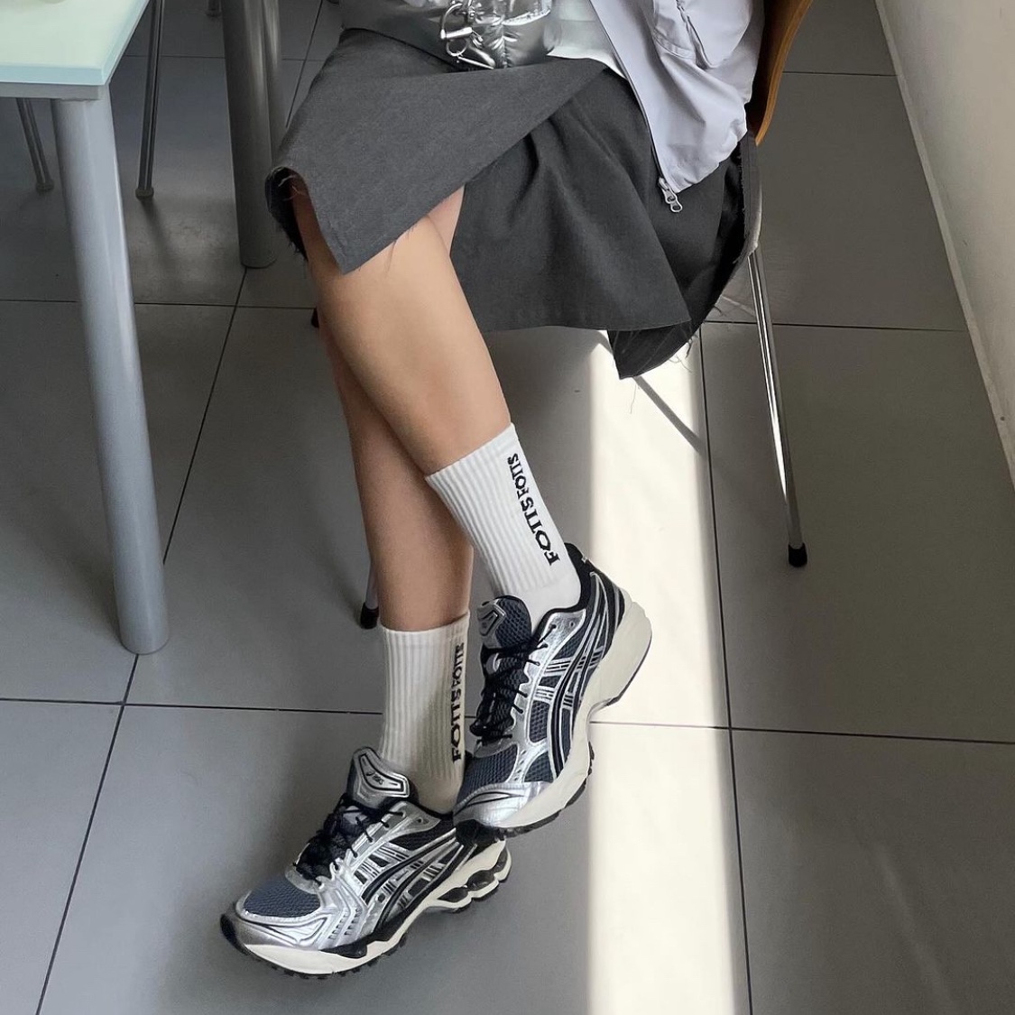 Asics Unlimited Gel-Kayano 14 Carrier Grey Black 착용 스타일 - 1