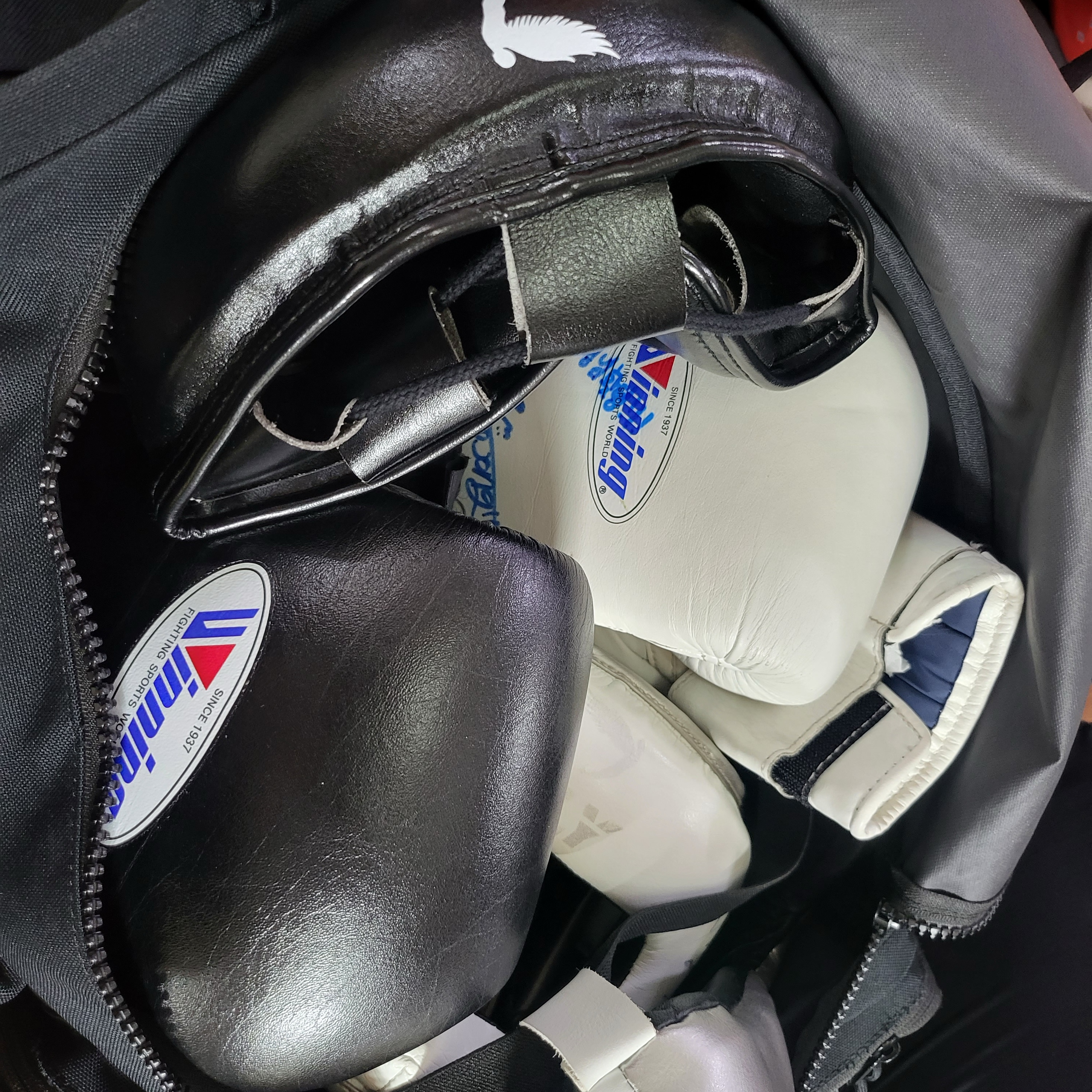 Winning Velcro Boxing Gloves White, Winning Velcro Boxing Gloves Black 착용 스타일 - 3