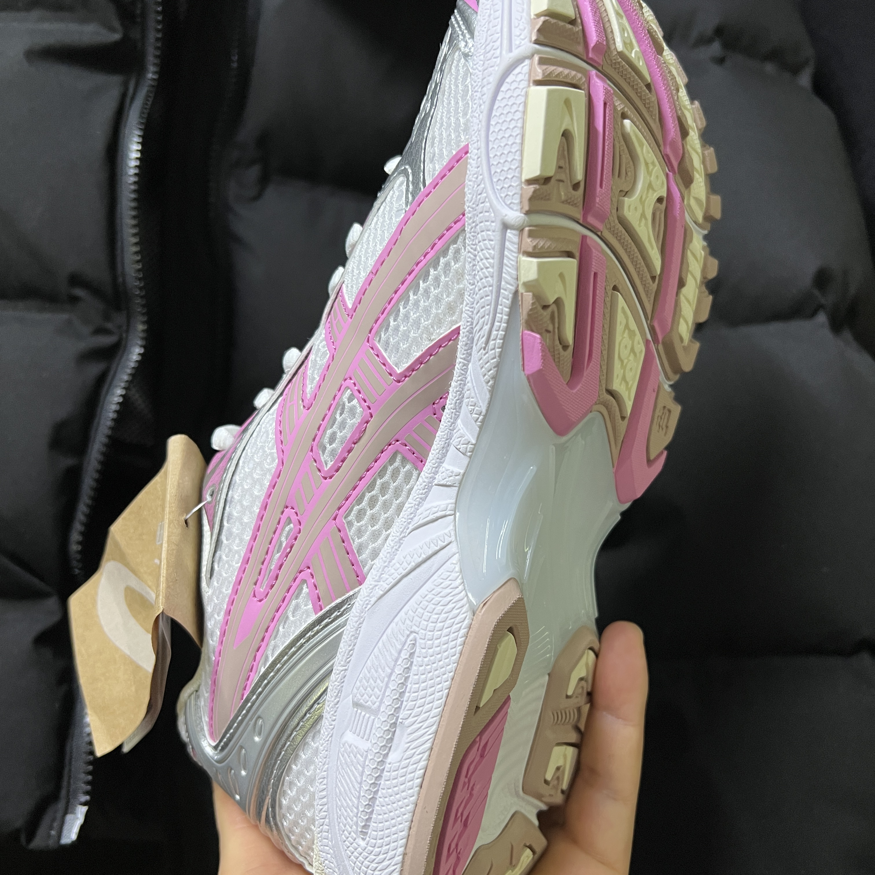 Asics Unlimited Gel-Kayano 14 White Fawn 착용 스타일 - 3
