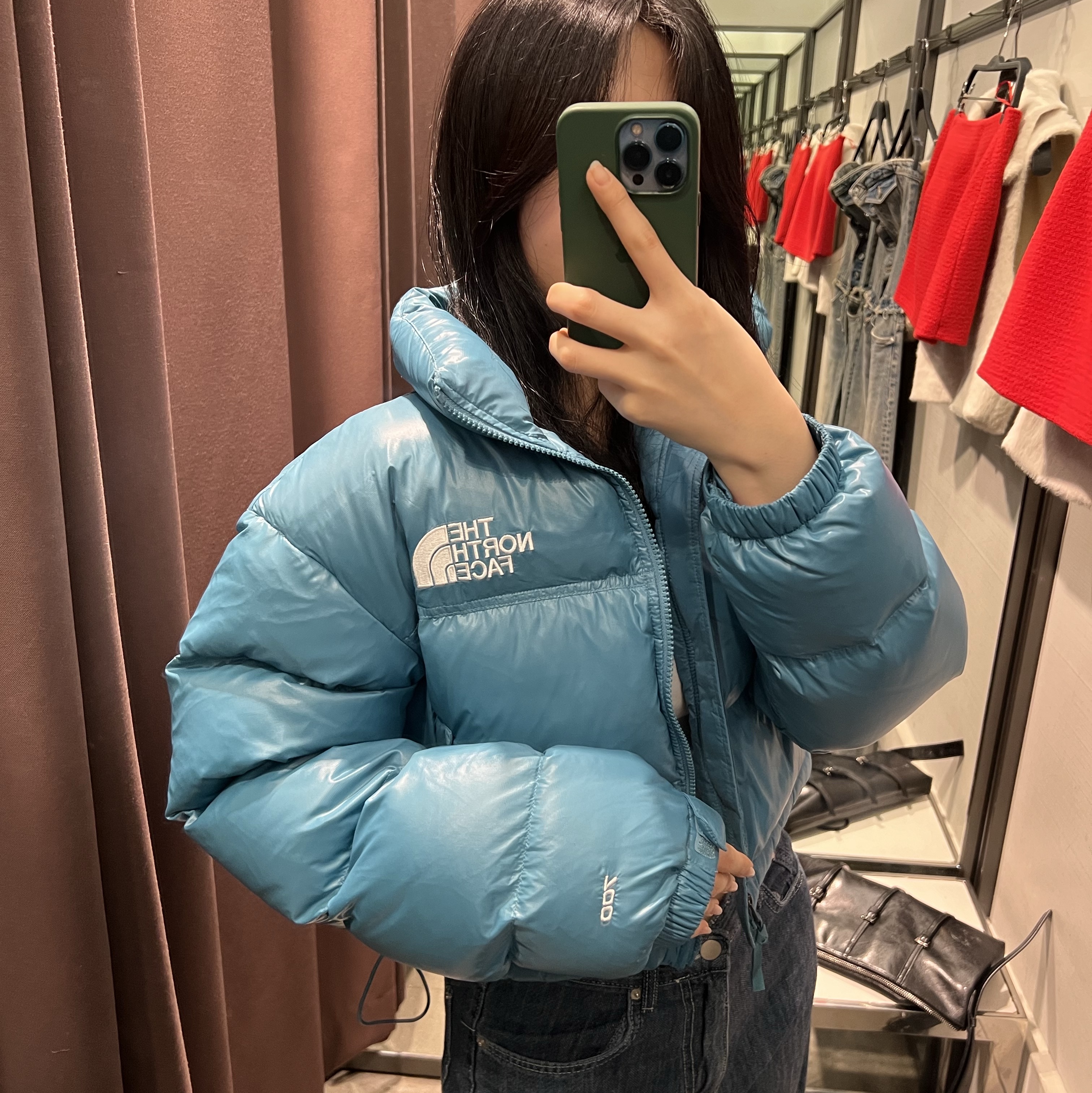 (W) The North Face Nuptse Short Jacket Storm Blue 착용 스타일 - 1