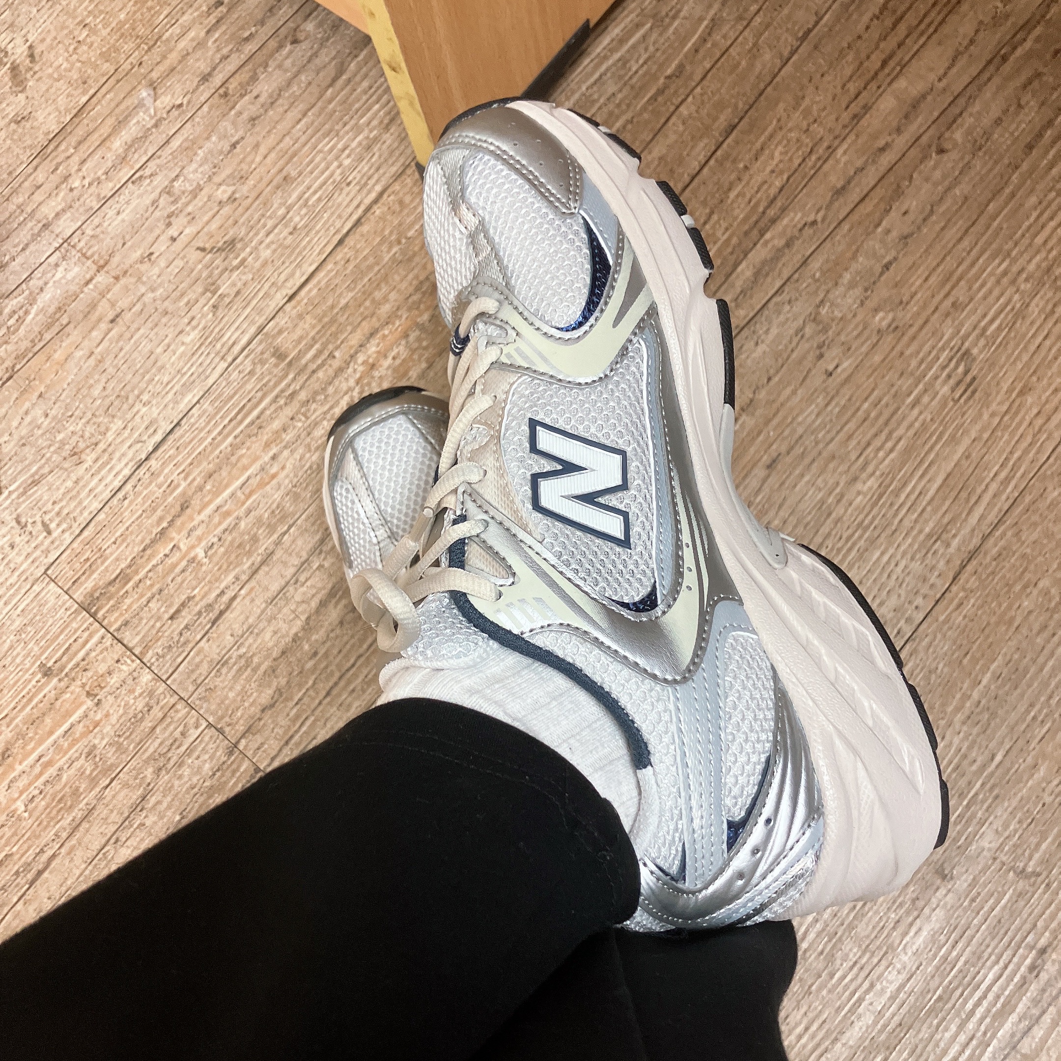 New Balance 530 Steel Grey 착용 스타일