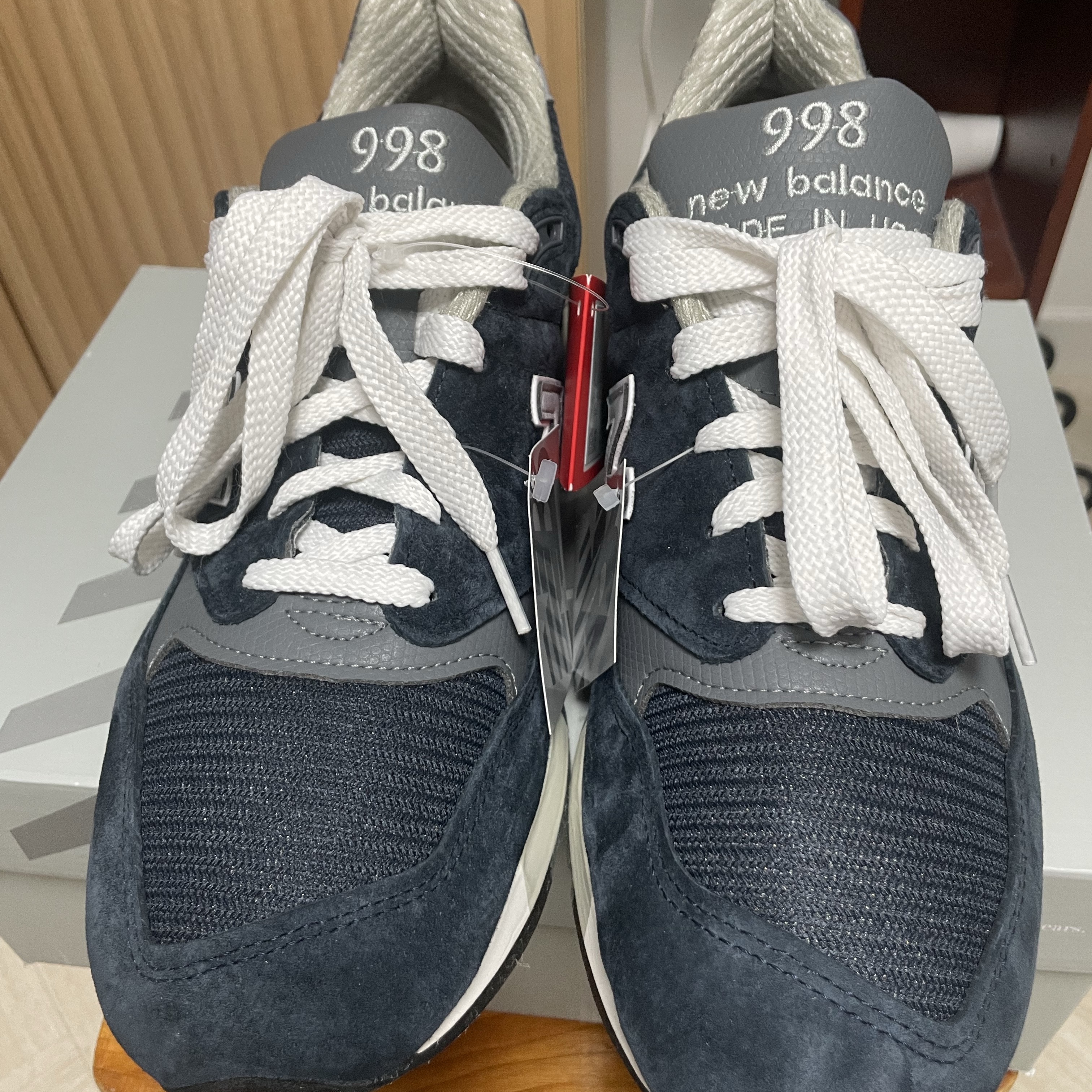 New Balance 998 Made in USA Navy Grey 착용 스타일 - 2