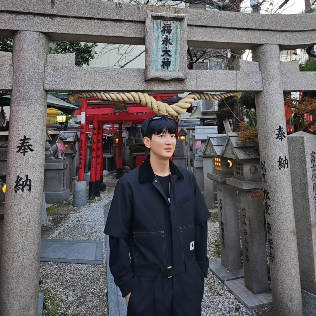 Sacai x Carhartt WIP Suiting Bonding Jumpsuit Black, Gentle Monster x Maison Margiela MM105 Black Black 착용 스타일 - 3