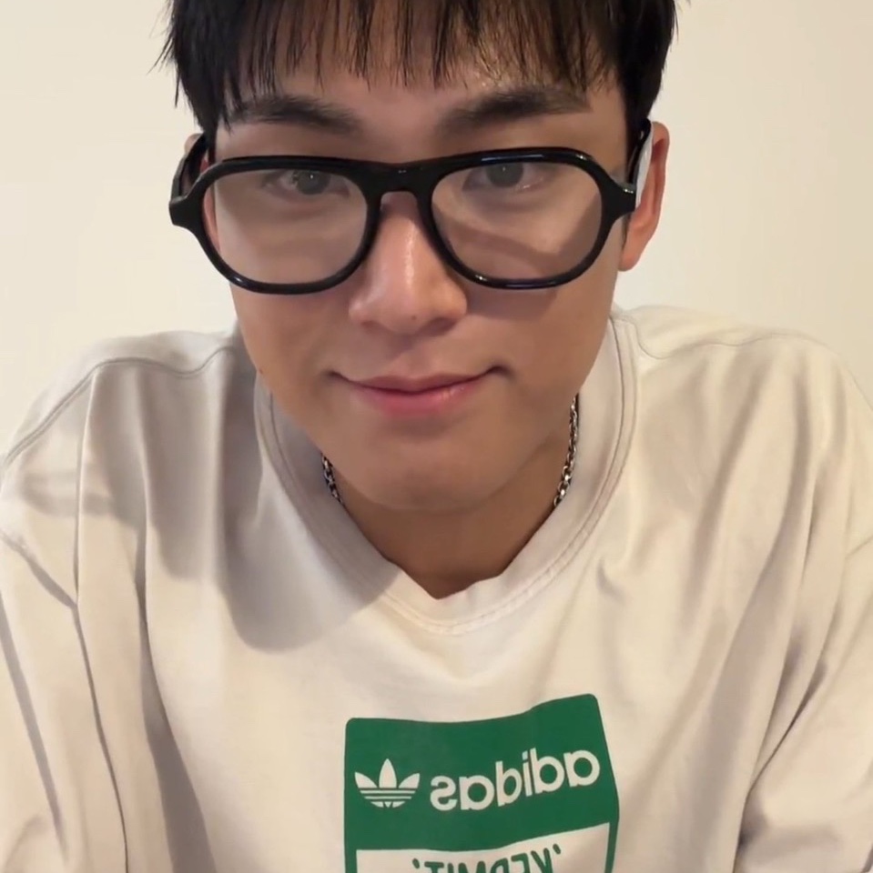Gentle Monster x Maison Margiela MM112 Black Clear 착용 스타일