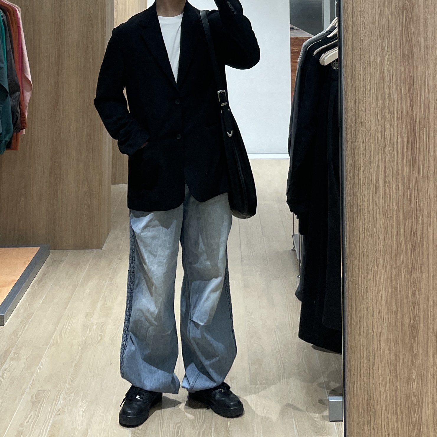[KREAM 단독] Etce Smocking Baggy Jean Blue, Nike Air Force 1 '07 Low Triple Black 착용 스타일 - 2