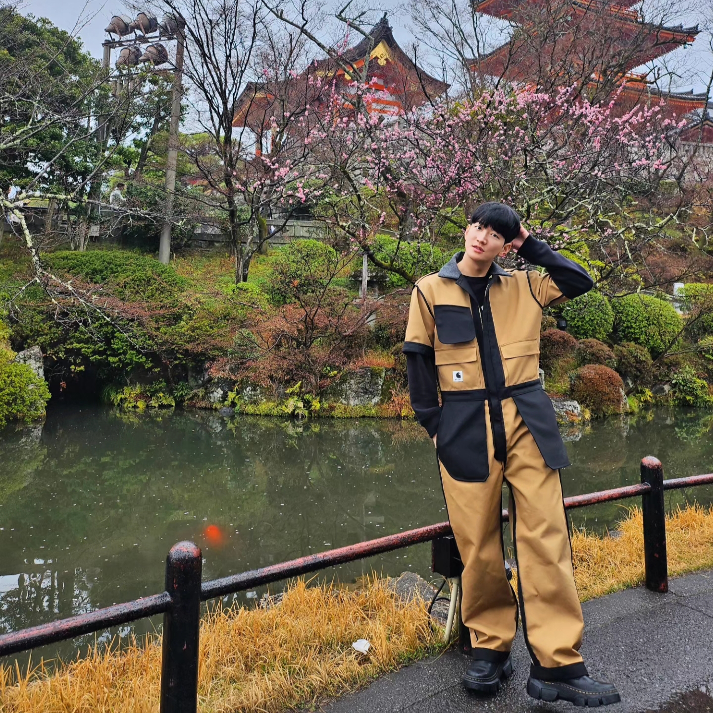 Sacai x Carhartt WIP Suiting Bonding Jumpsuit Black, Gentle Monster x Maison Margiela MM105 Black Black 착용 스타일 - 2