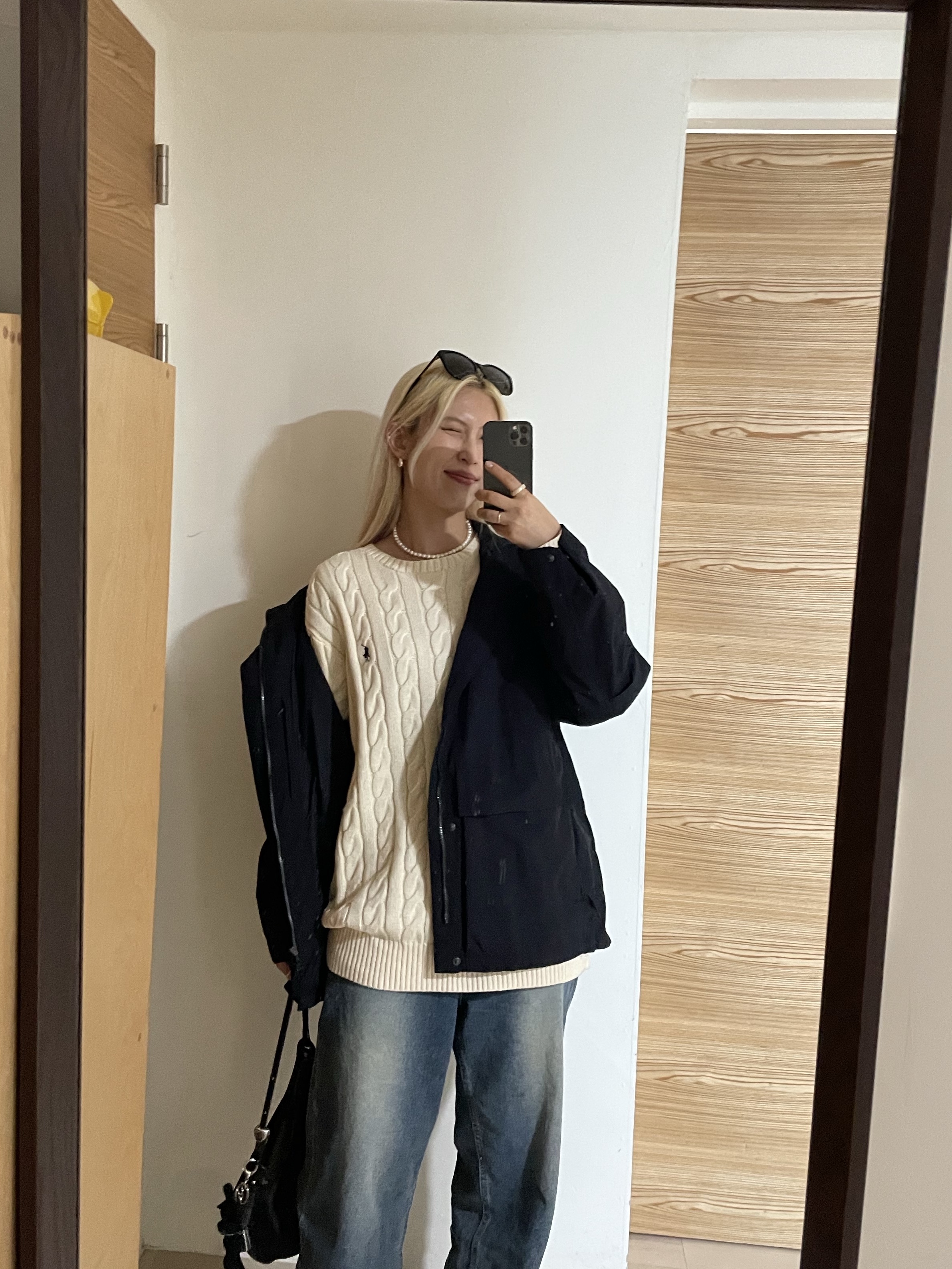Nike V2K Run Summit White Metallic Silver, [30%적립] Polo Ralph Lauren Cable Knit Wool Cashmerer Sweater Andover Cream 착용 스타일 - 5