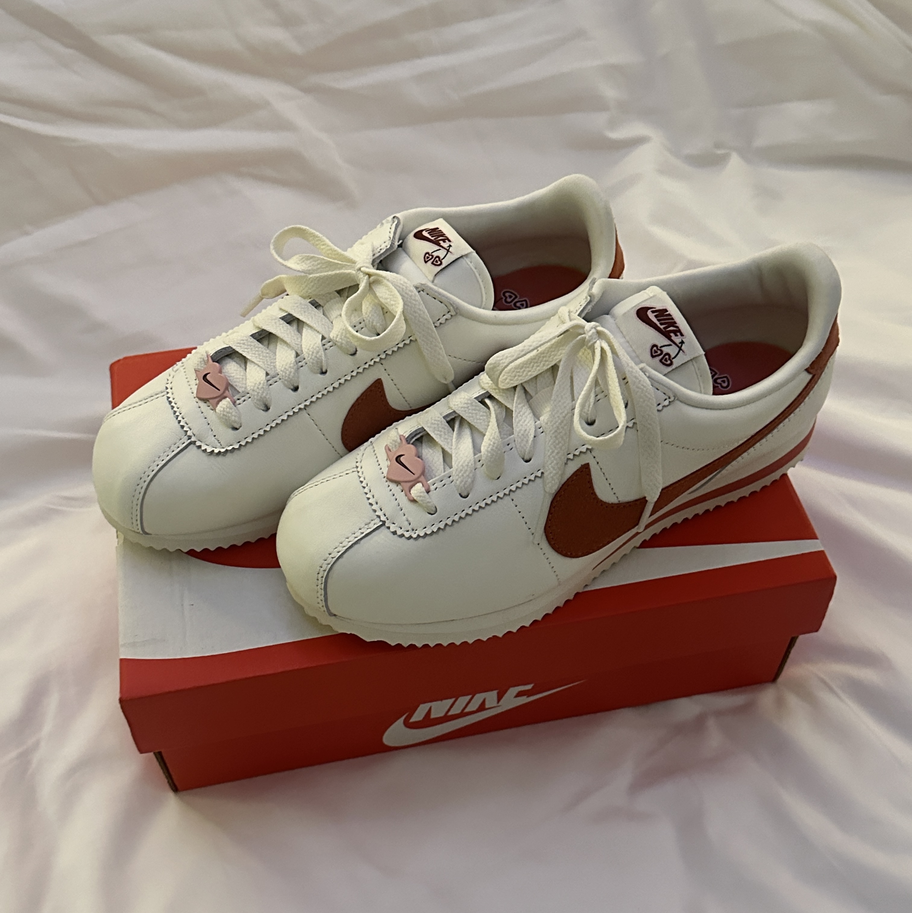 (W) Nike Cortez SE Valentine Day Sail Adobe 착용 스타일 - 2