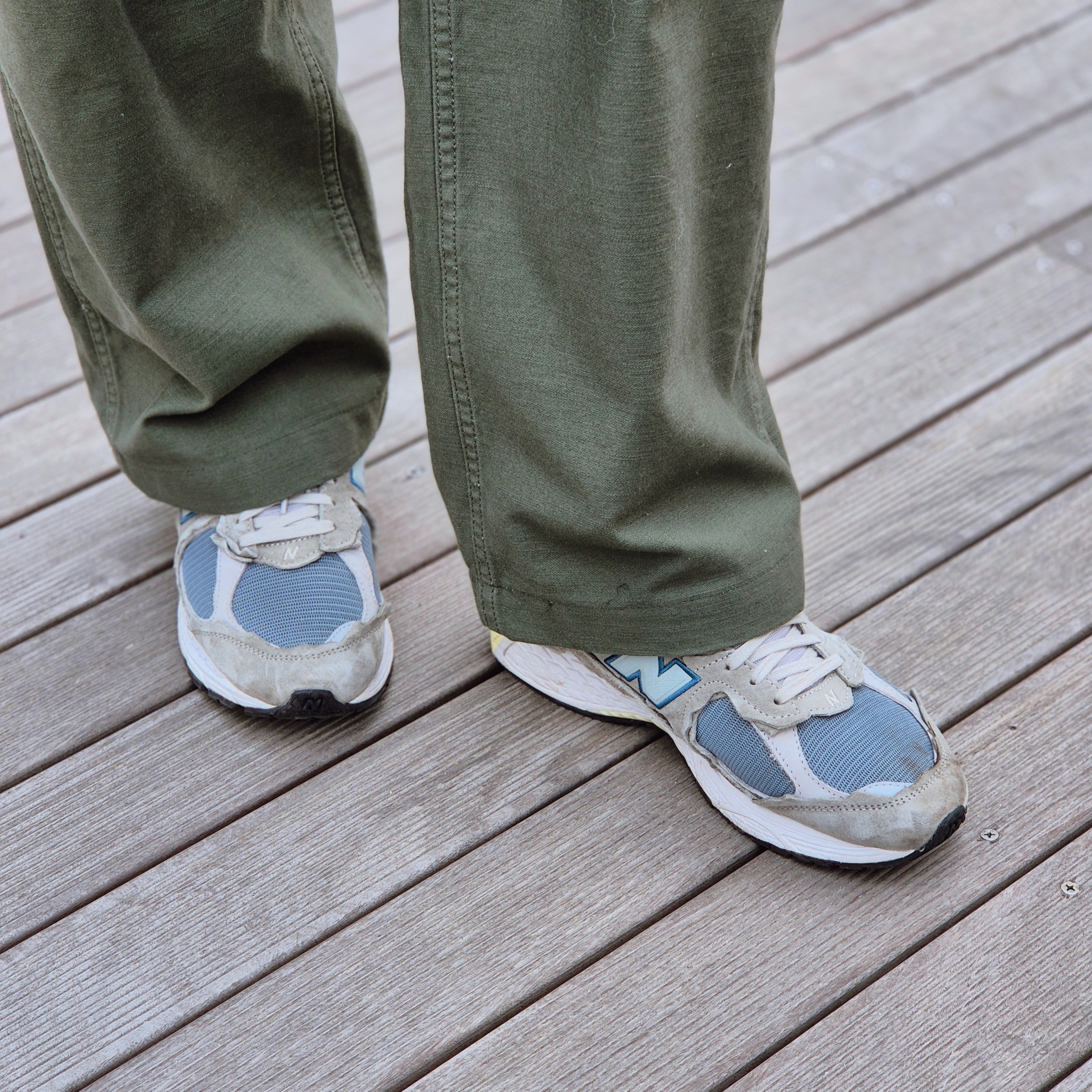New Balance 2002R Grey 착용 스타일 - 4