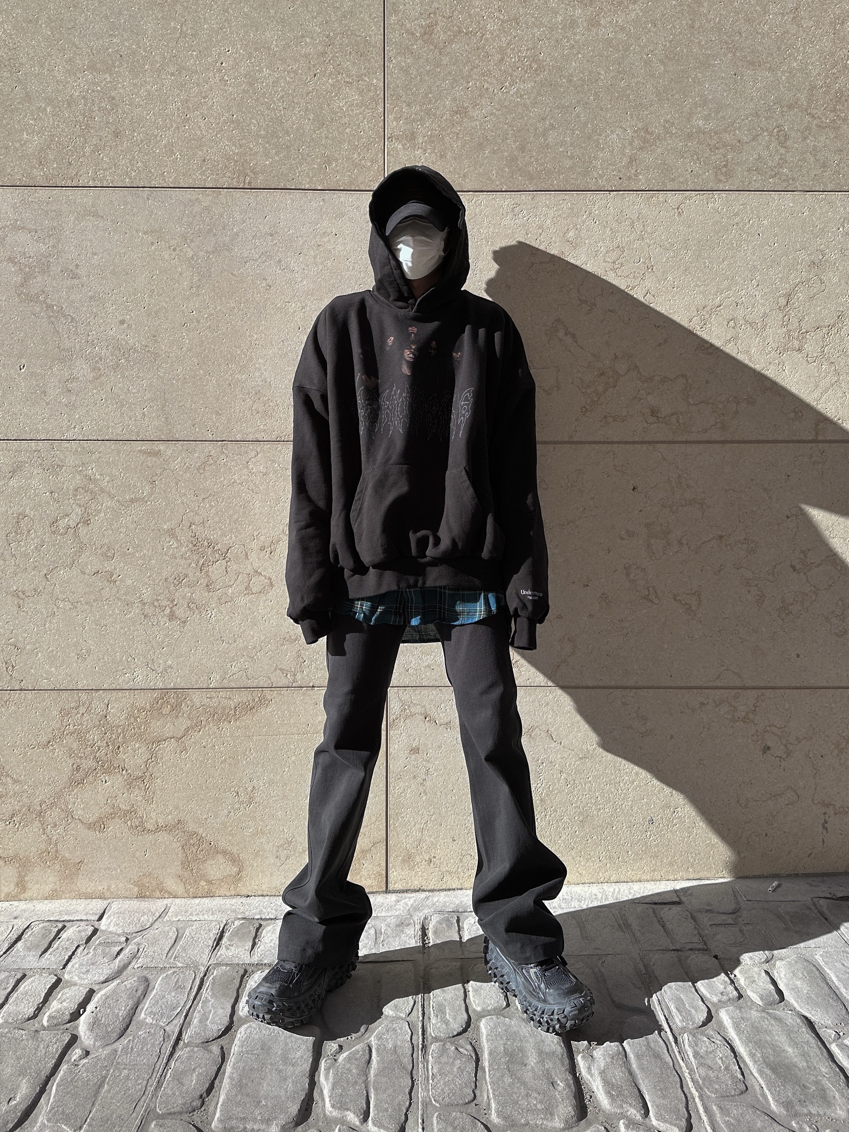 Undermycar Gashutein 6 Six People Graphic 2 Layered Hoodie Bristol Black - 24SS, Nonnod Flared Pants Black 착용 스타일 - 1