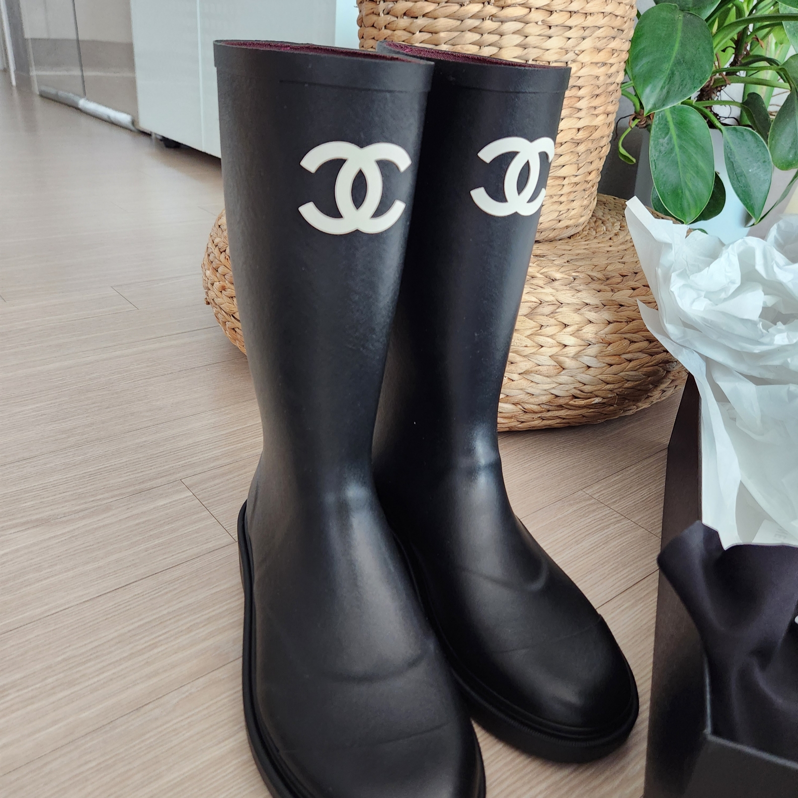 (W) Chanel Boots Caoutchouc & Black 착용 스타일