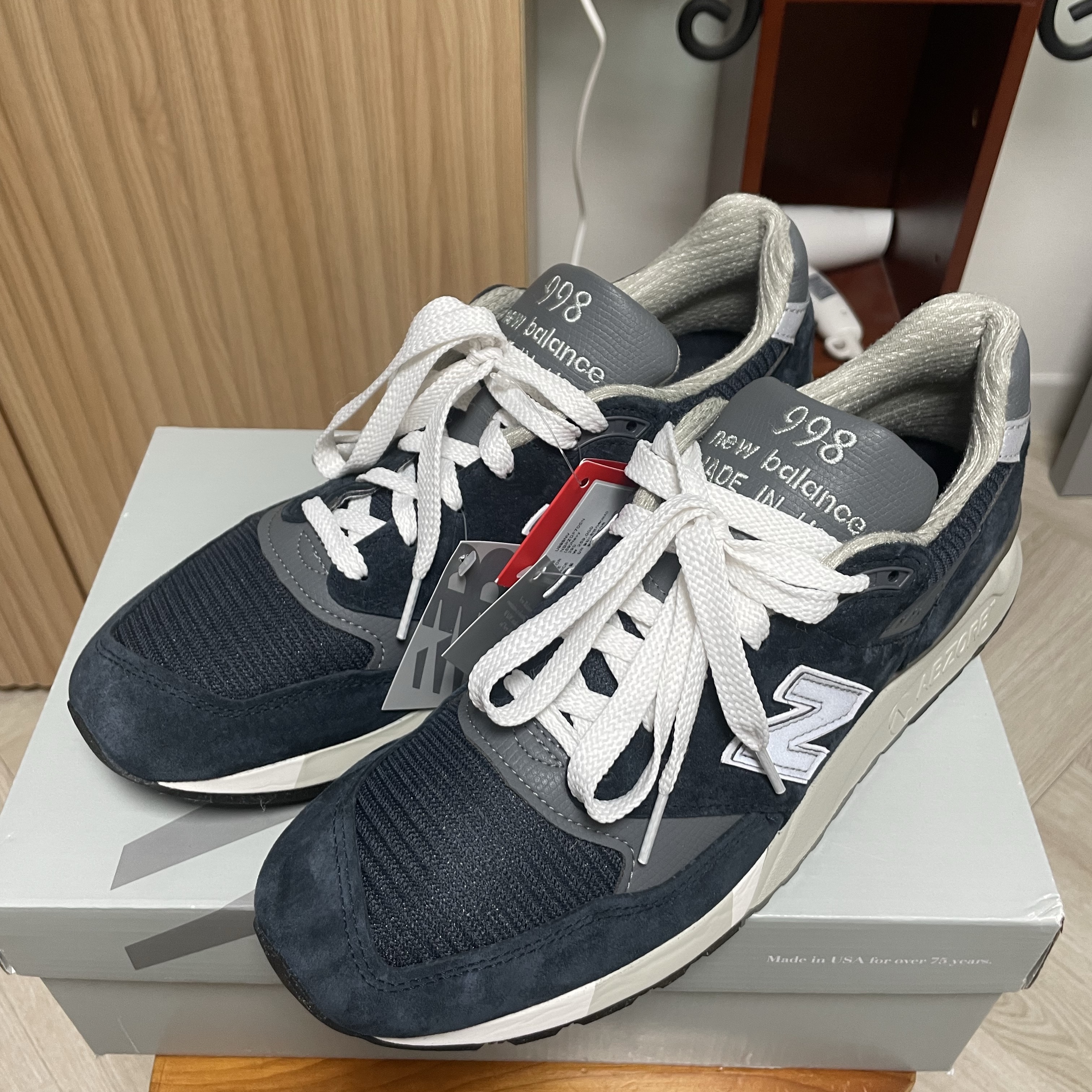 New Balance 998 Made in USA Navy Grey 착용 스타일 - 1