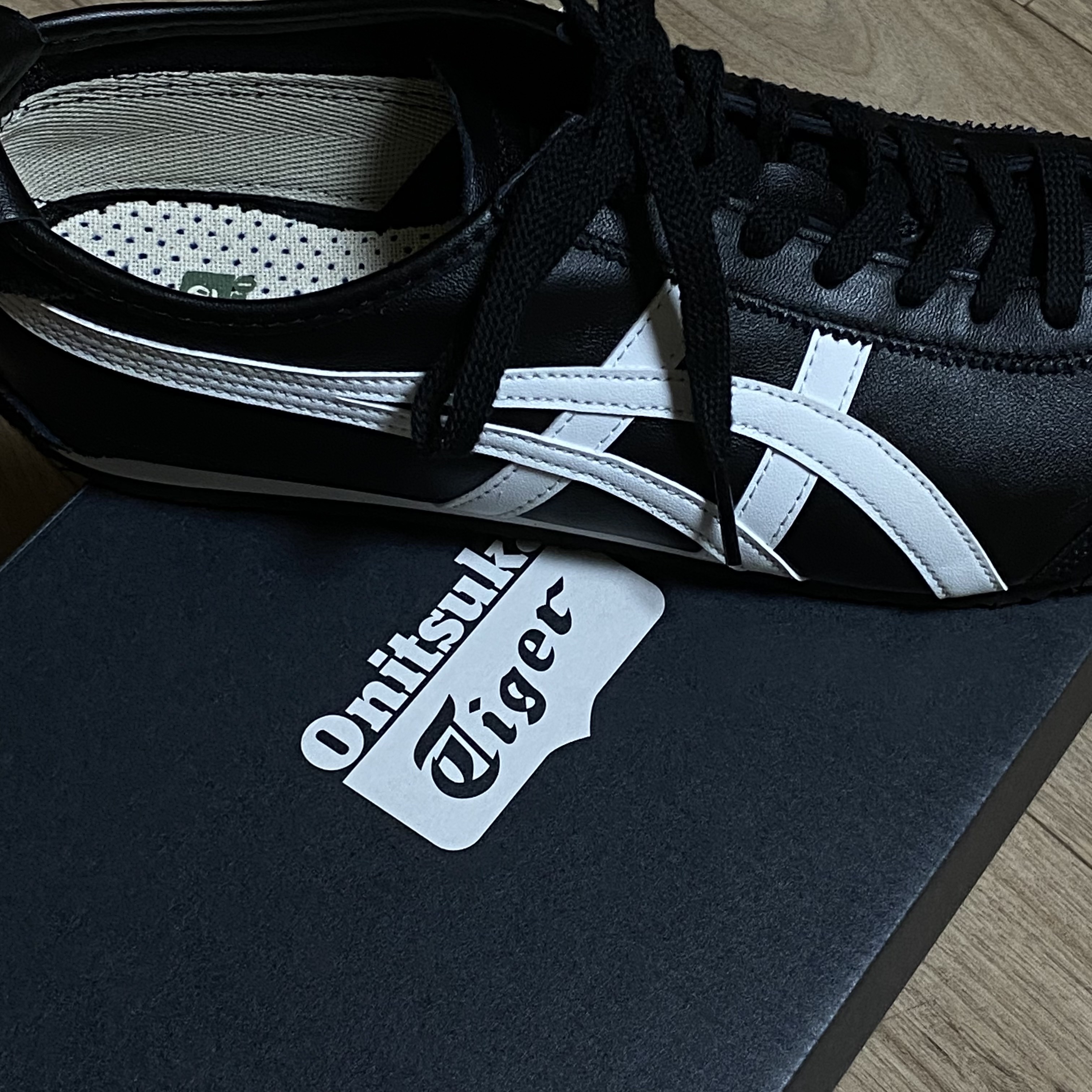 Onitsuka Tiger Mexico 66 Black White 착용 스타일
