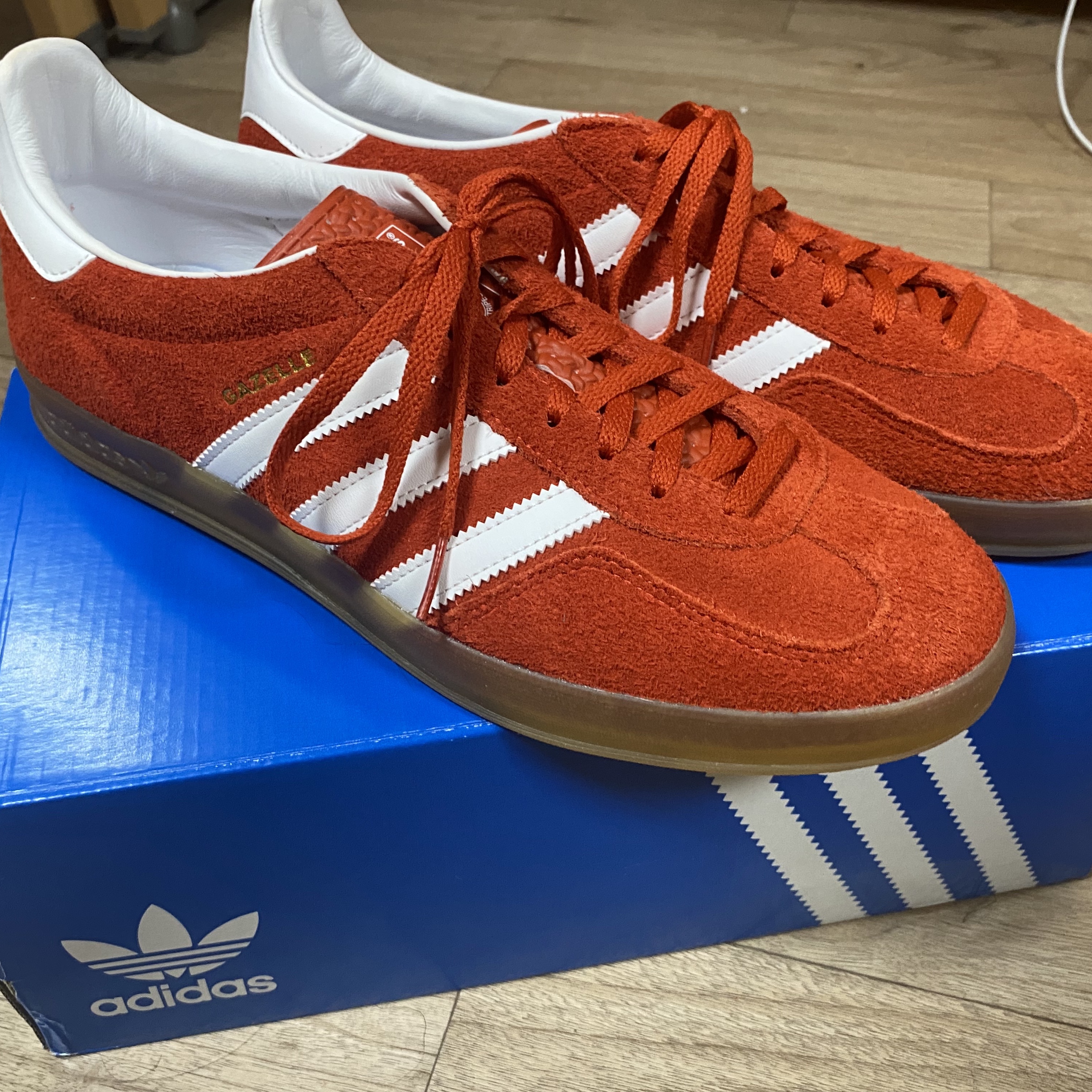 (W) Adidas Gazelle Indoor Bold Orange Cloud White 착용 스타일 - 2