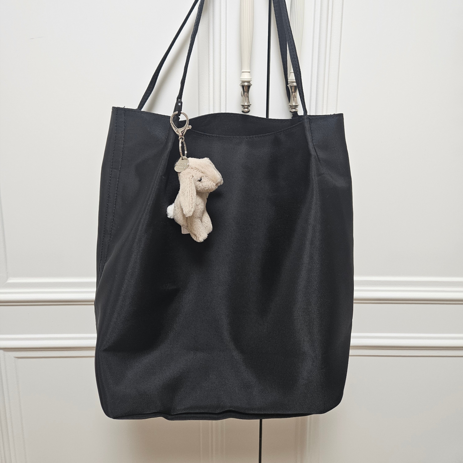 Jellycat Bashful Bunny Bag Charm Beige 착용 스타일
