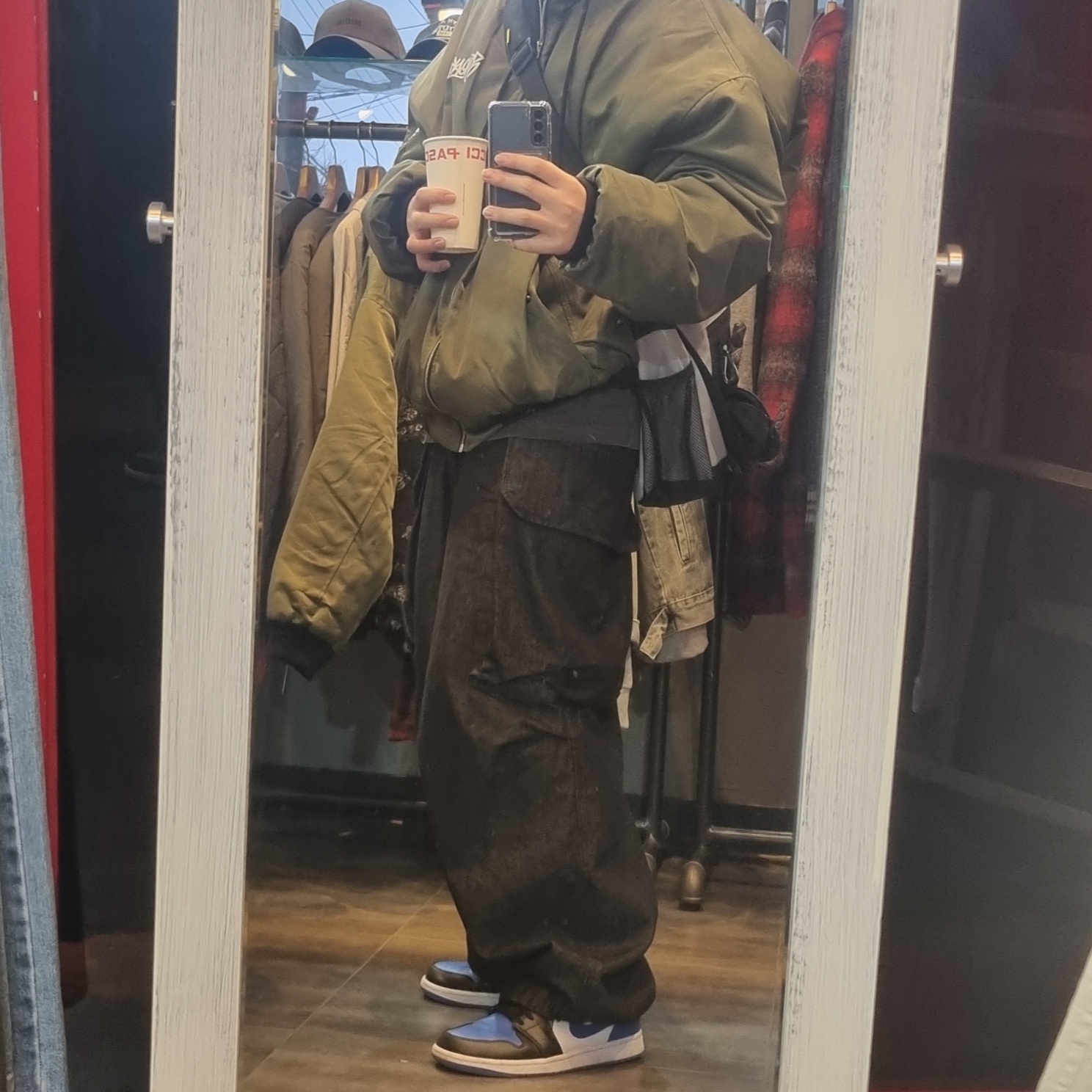 Jordan 1 Low Alternate Royal Toe 착용 스타일