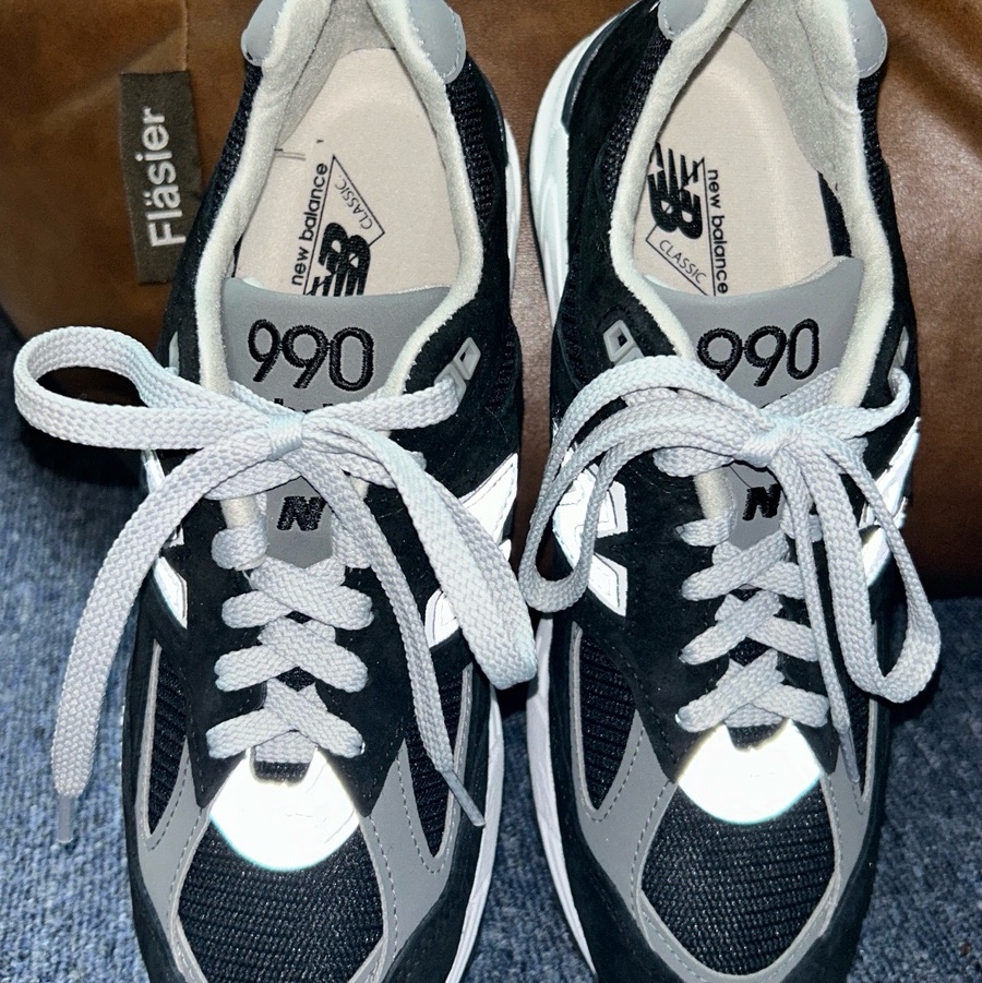 New Balance 990v2 Made in USA Black 착용 스타일 - 2