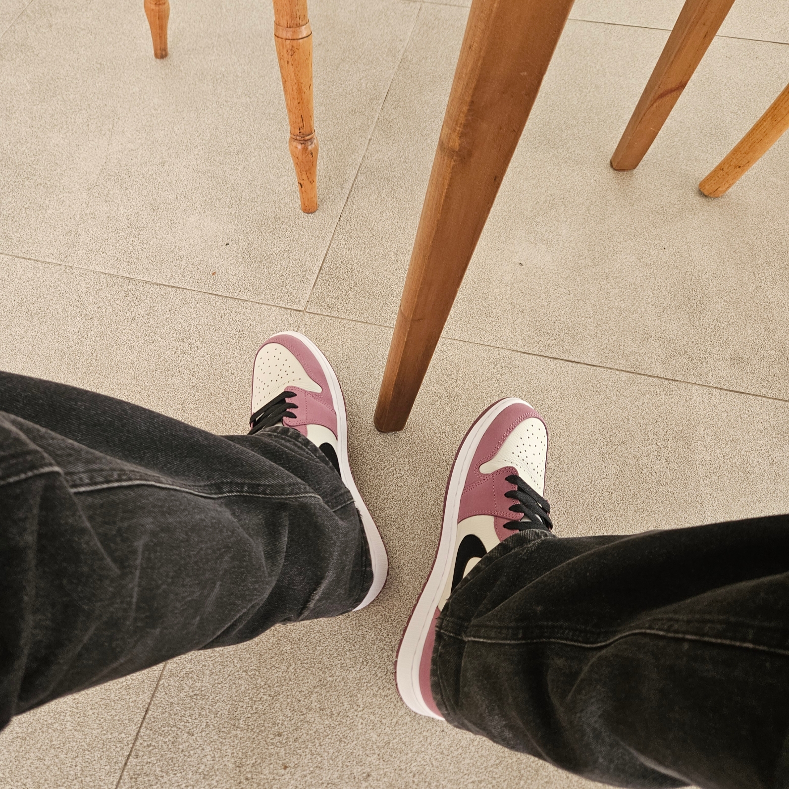 (W) Jordan 1 Mid SE Light Mulberry 착용 스타일