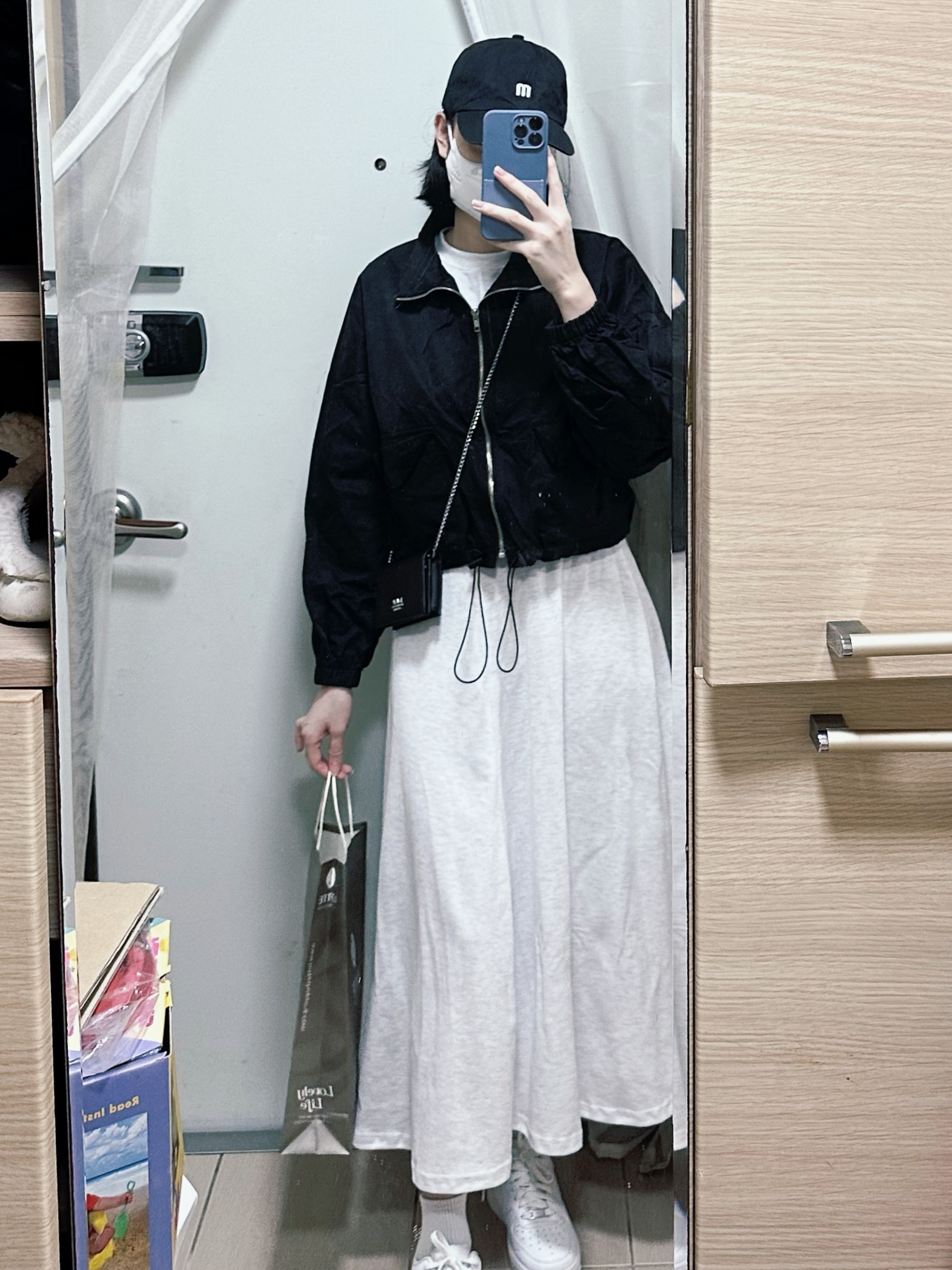 (W) Nike Air Force 1 '07 Low White, Apple iPhone 14 Pro Max 256GB Deep Purple (Korean Ver.) 착용 스타일