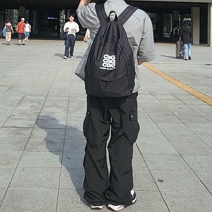 Nike x Comme des Garcons Homme Plus Air Max Sunder SP White Black, CDG Backpack Black 착용 스타일 - 1
