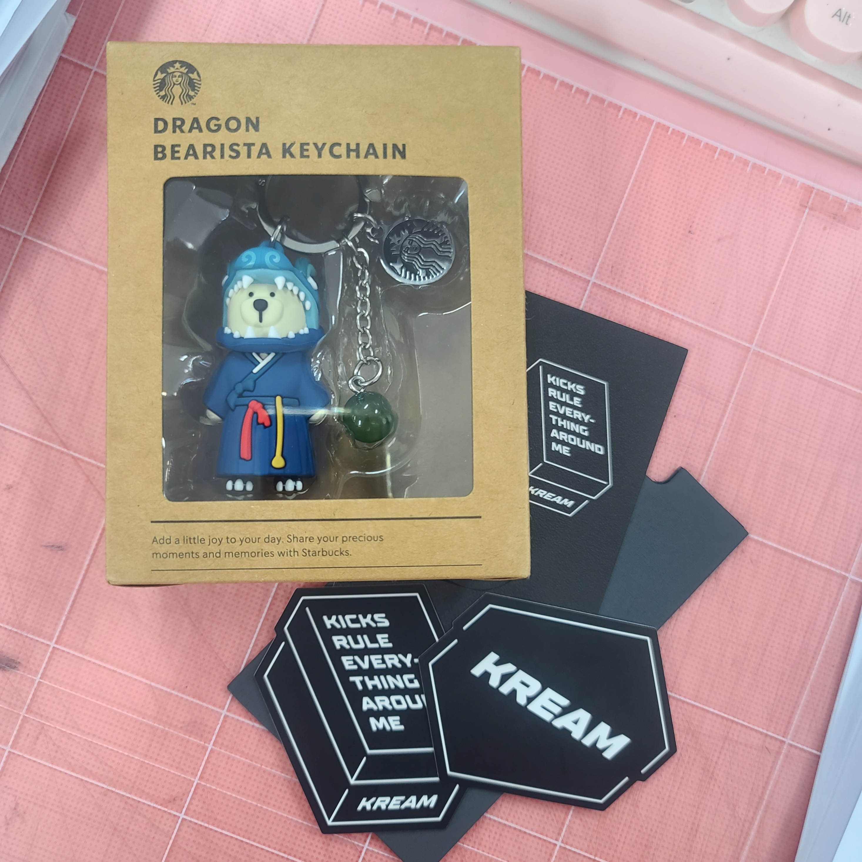 Starbucks Blue Dragon Bearista Keychain 착용 스타일
